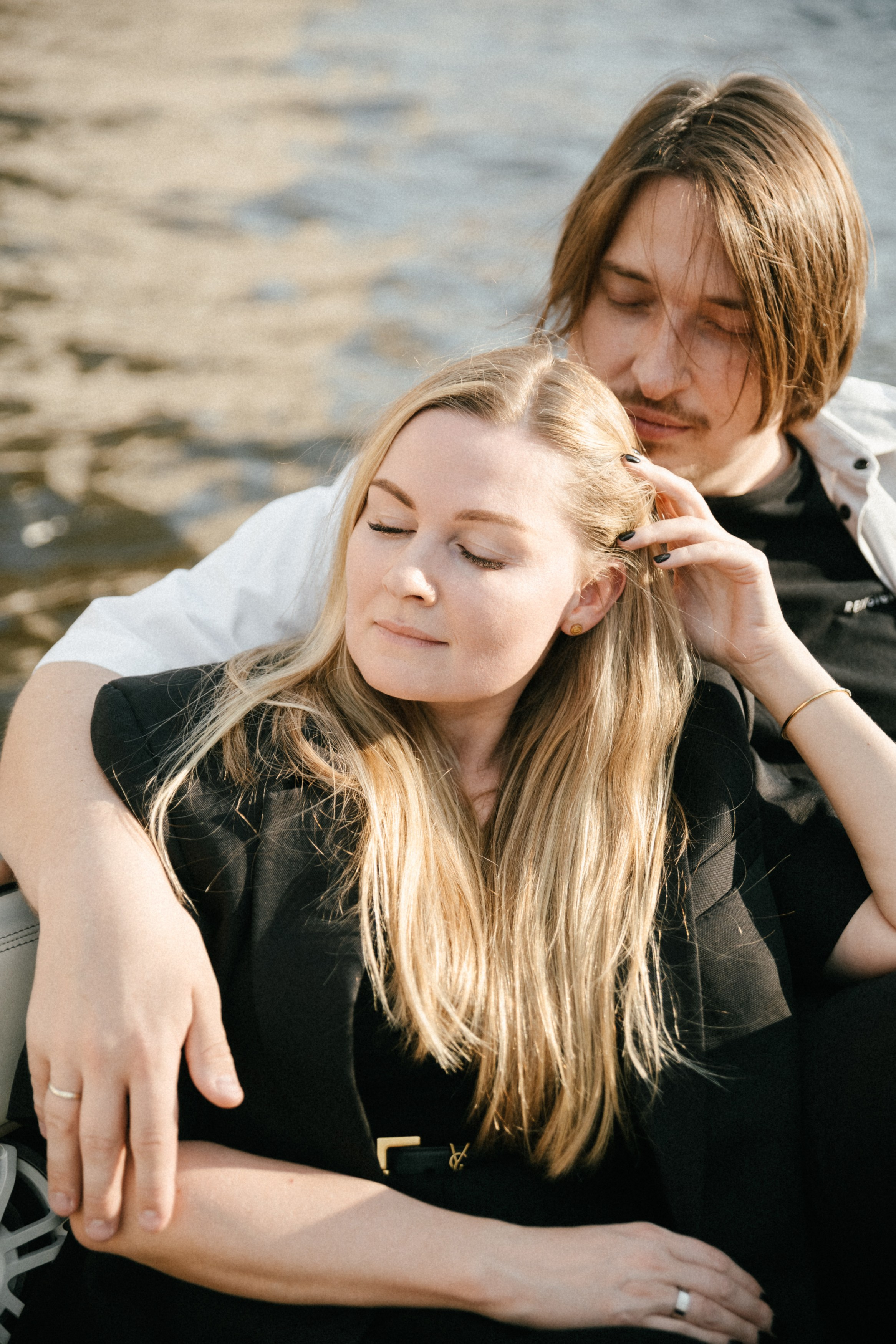 Даша и Витя на катере. Репортажный и портретный фотограф в Санкт-Петербурге Степлевич Дарья