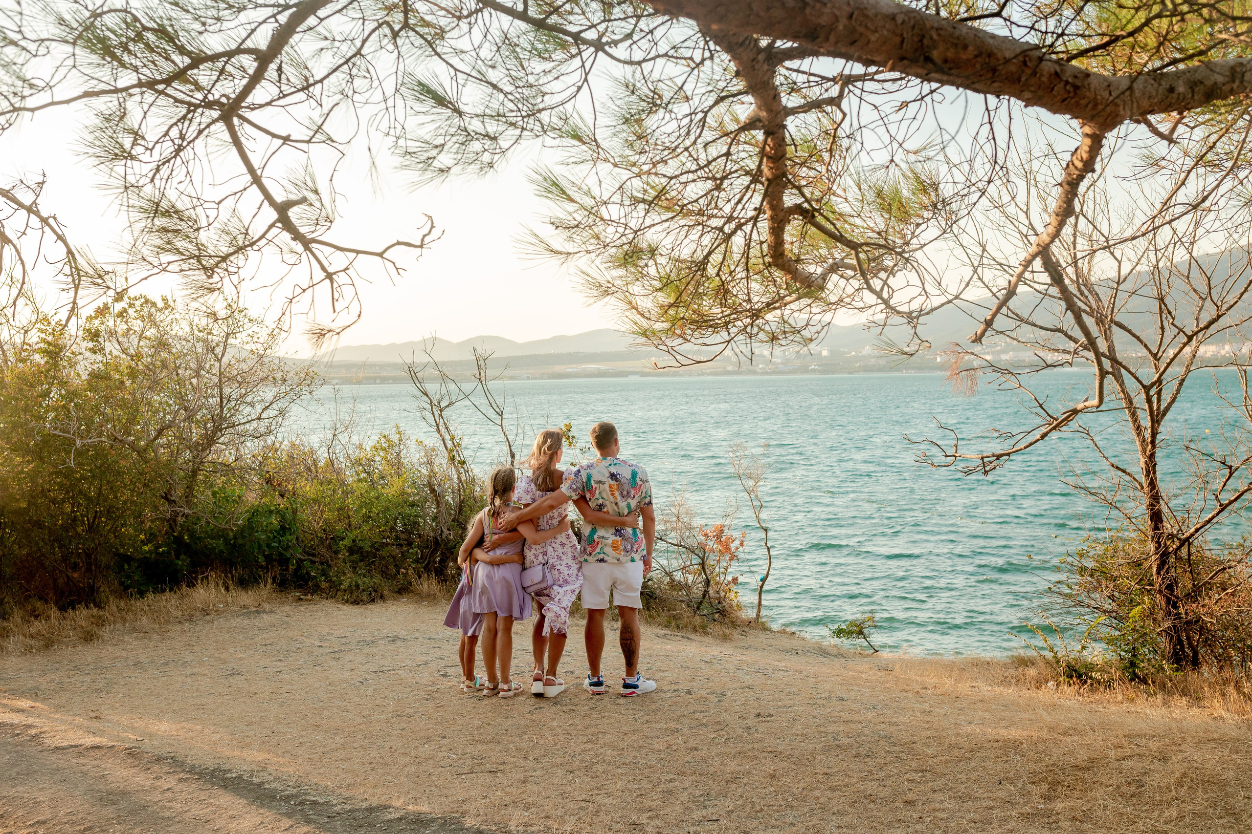 Екатерина и Александр с дочерьми. Фотограф в Геленджике, Архипо-Осиповке, Абрау-Дюрсо, Кринице Виктория