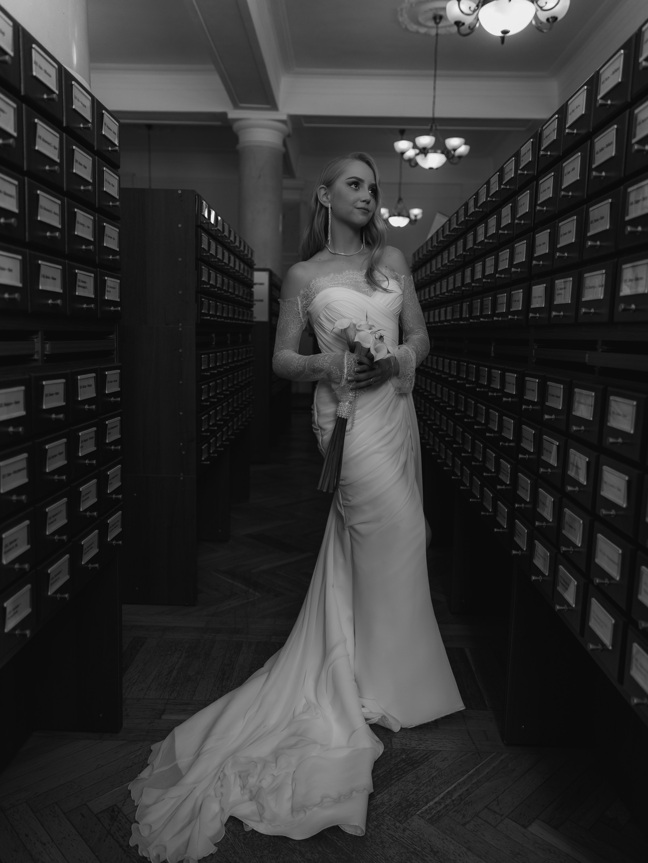 Михаил и Алена фотосессия в Библиотеке. СВАДЕБНЫЙ ФОТОГРАФ ЧЕЛЯБИНСК