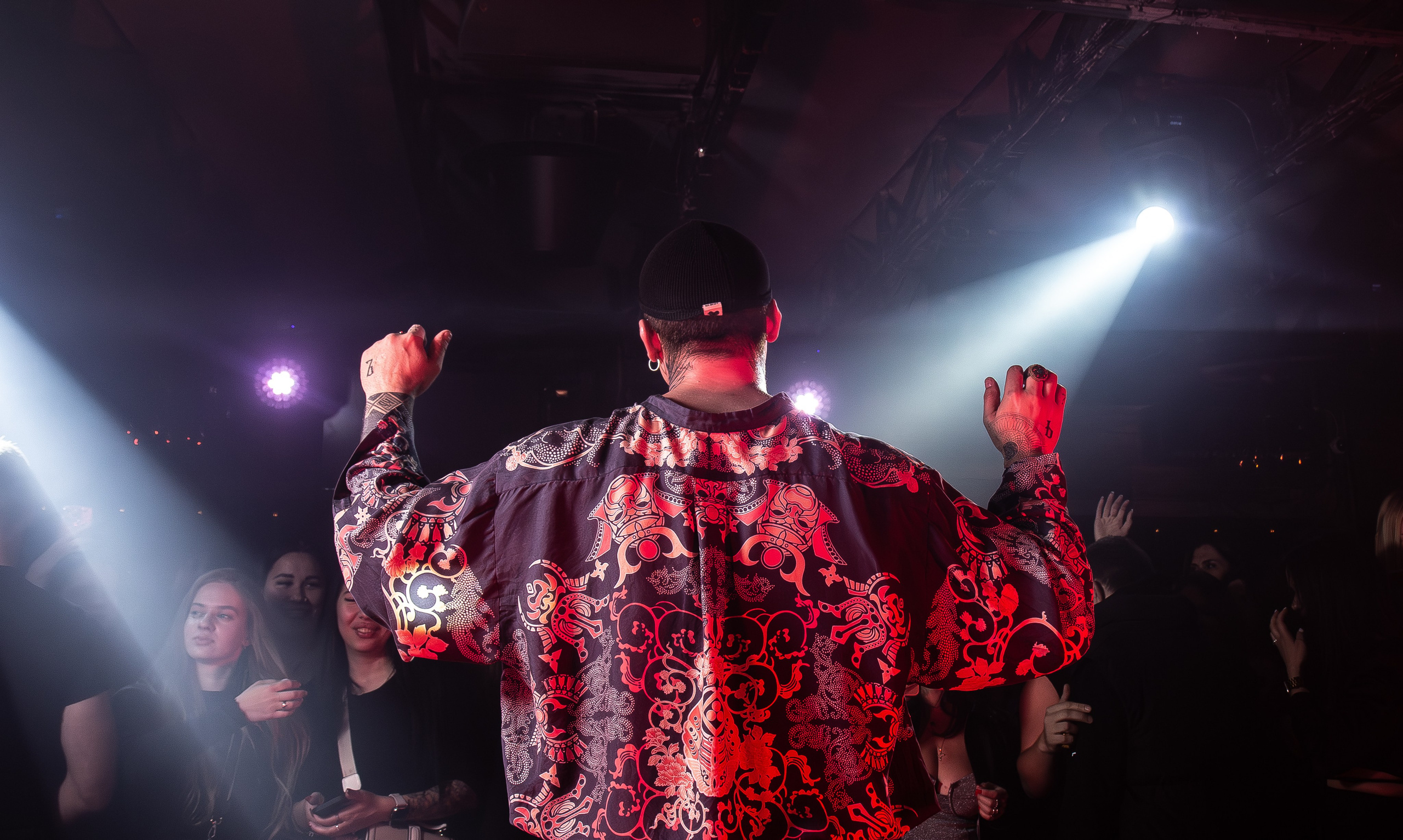 Концерт VA.NO | QUEST PISTOLS SHOW. Репортажный фотограф в Ялте Алексей Семёнов