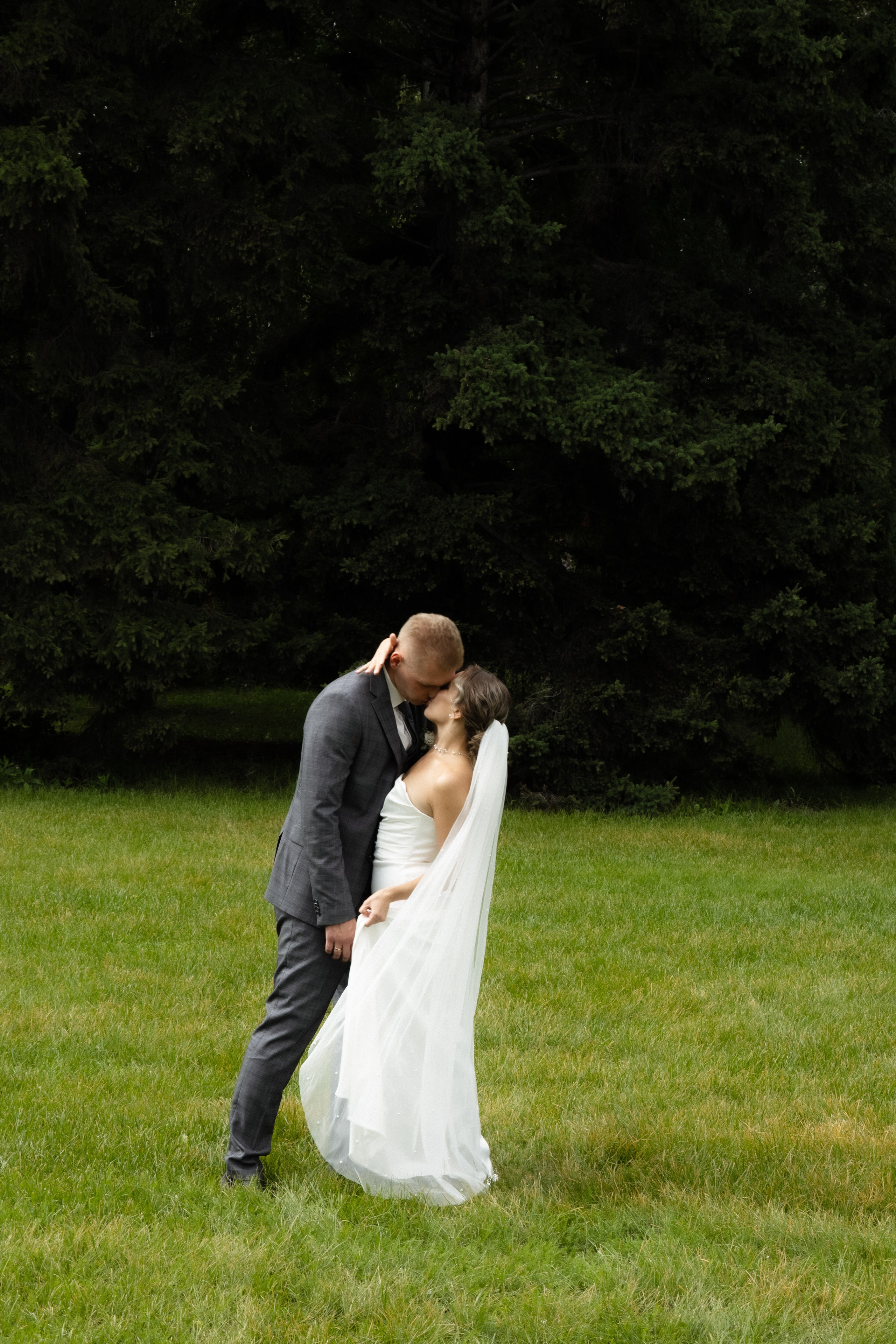 Свадебный фотограф Новосибирск. Свадебный и портретный фотограф в Новосибирске Любовь Исакова