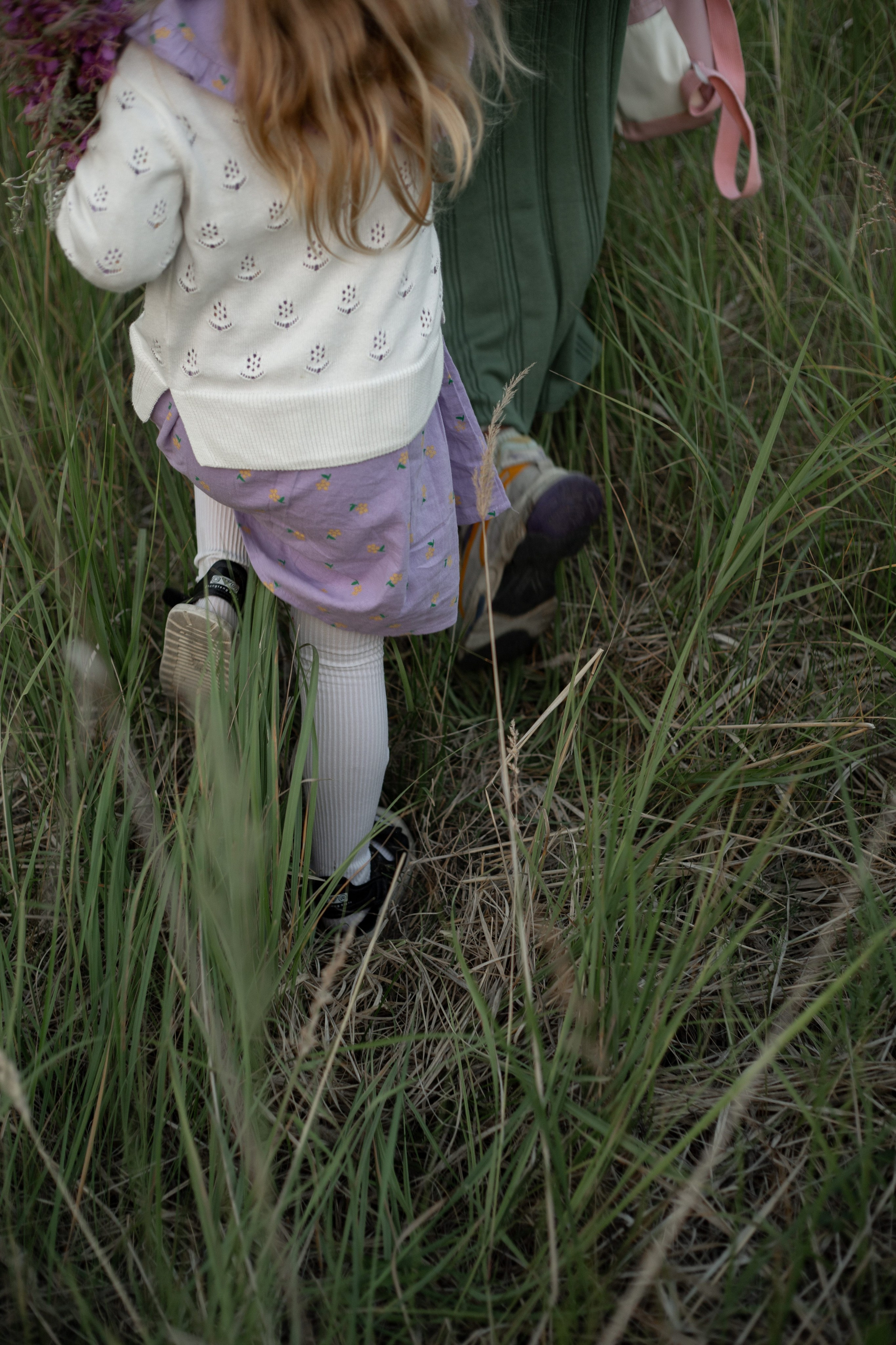 Семейная фотосъемка в поле летом 2023. Марина Рерих — портретный фотограф в Екатеринбурге