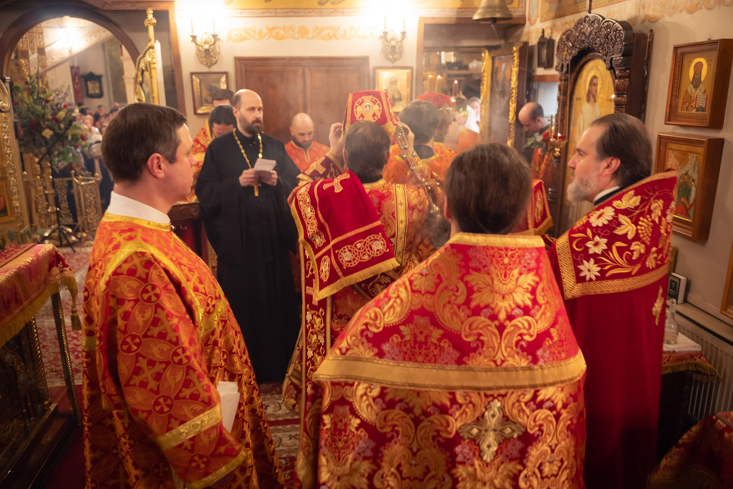 Богородский храм. Пасха. Полунощница, Божественная литургия. Антон и Татьяна Денисенко — В храме