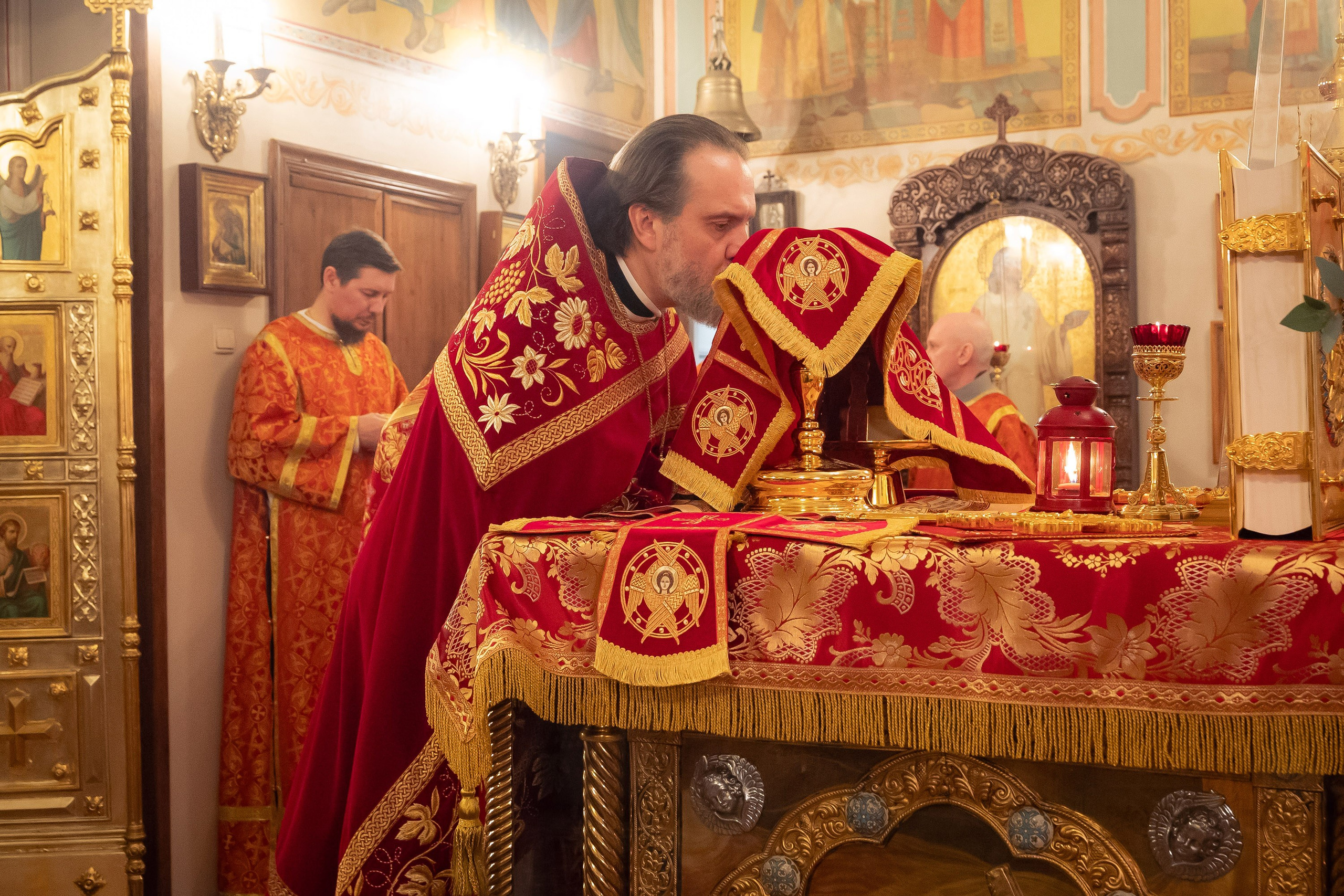 Богородский храм. Пасха. Полунощница, Божественная литургия. Антон и Татьяна Денисенко — В храме