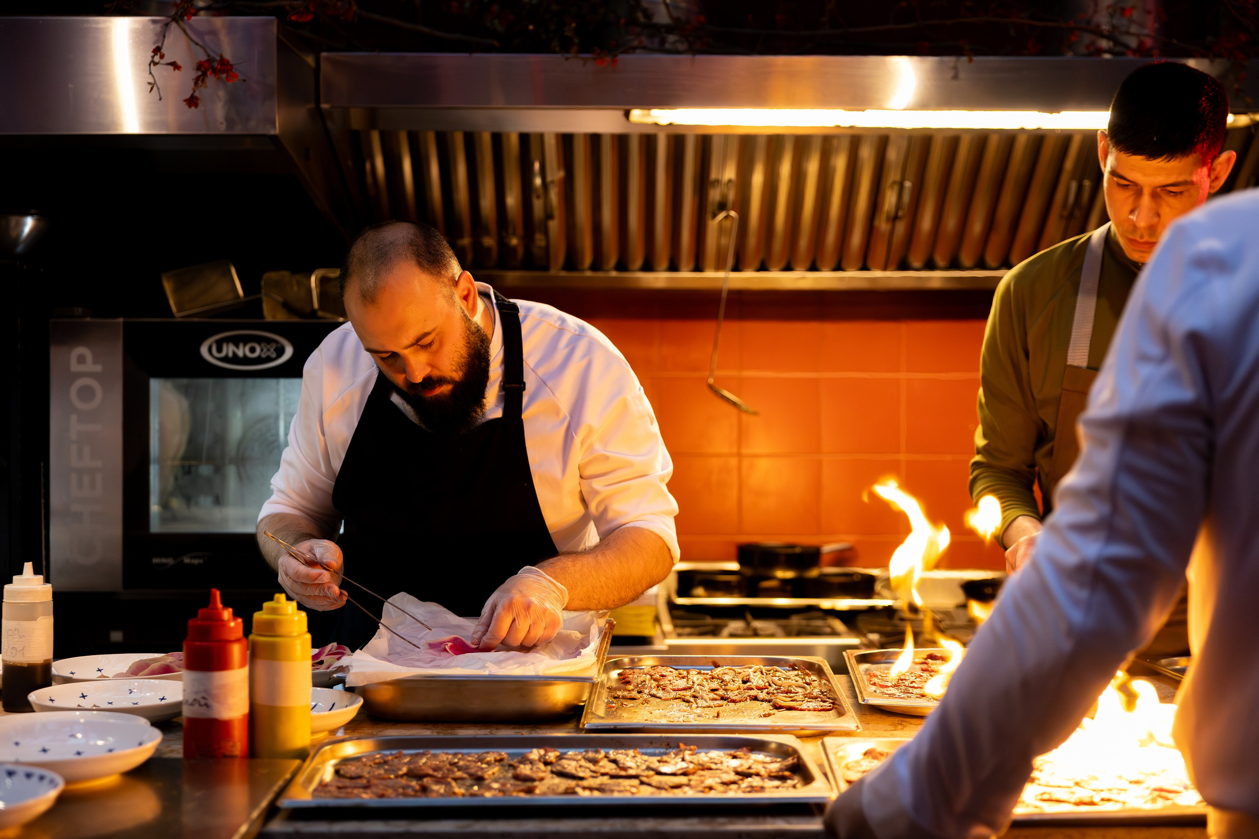 Азия в Гастродворе. Дженбаз Павел — фотограф в Ялте
