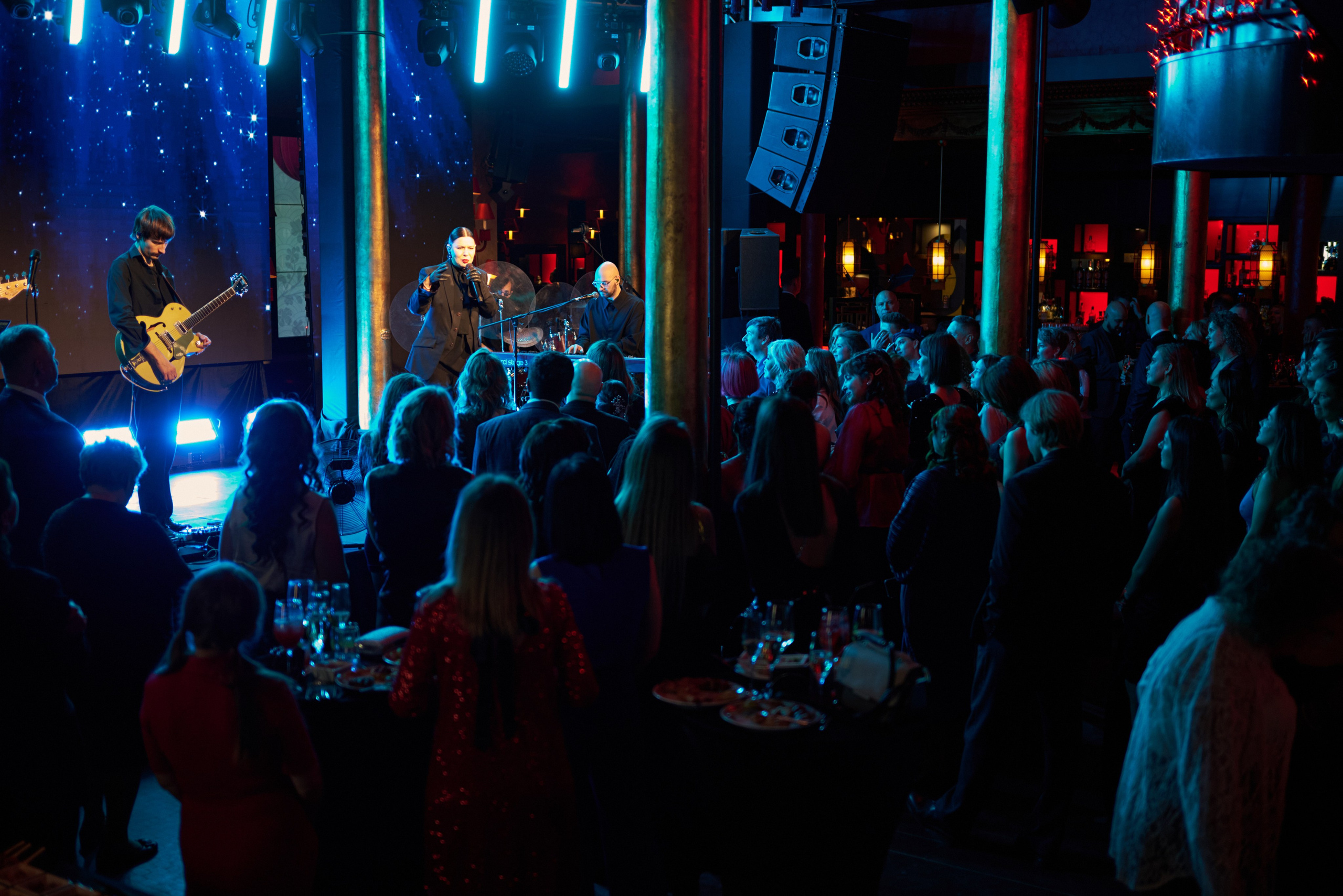 Репортажная съёмка корпоратива и концерта Елки в Петербурге и Москве