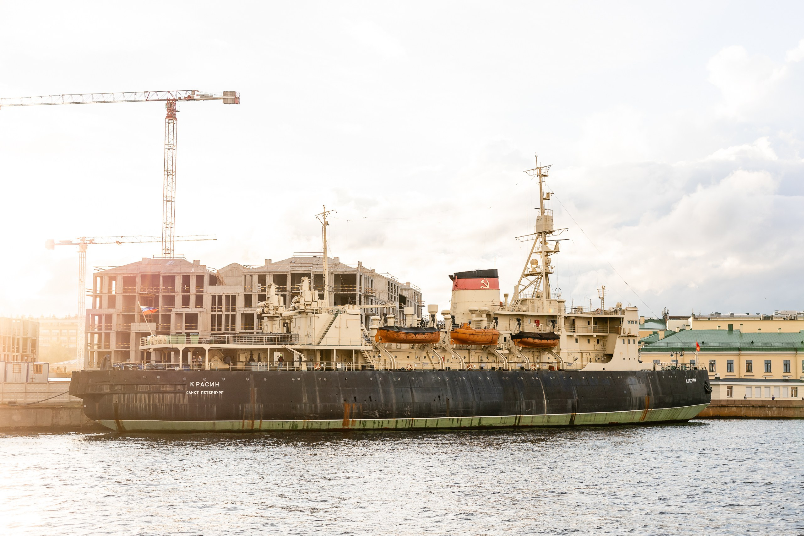 Экскурсия на двухпалубном теплоходе по Неве. Фотограф в Санкт-Петербурге — Сергей Петров