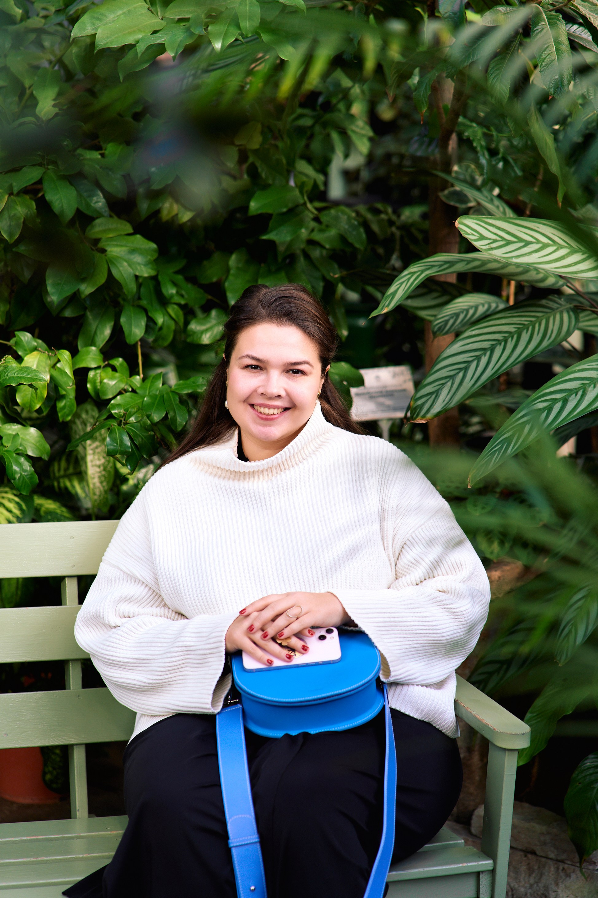 СЧАСТЬЕ В ОРАНЖЕРЕЕ. Photographer — ERASTOV