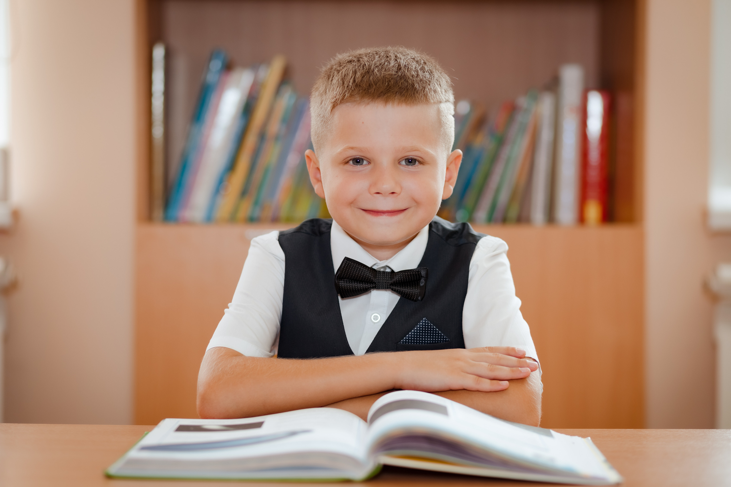 Первое сентября. Фотограф в Краснодаре. Выпускные школьные альбомы, Свадьбы, Портреты