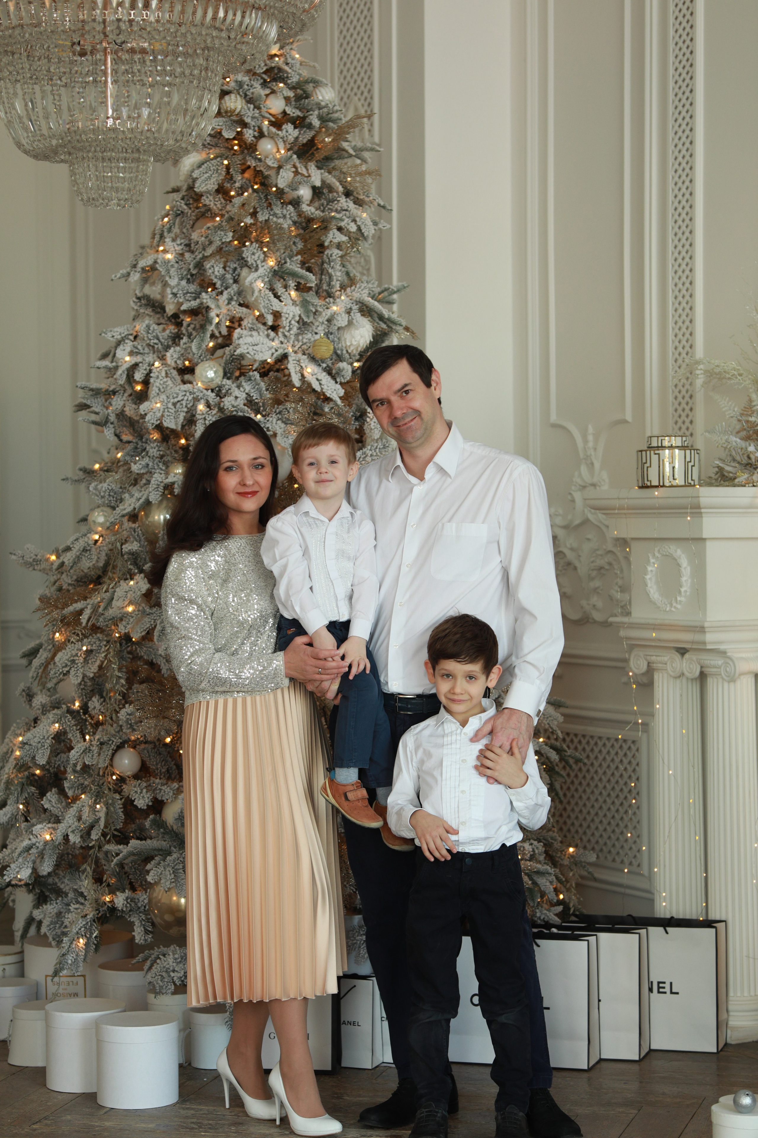 Новый год зал Angels. Фотограф Юлия Рязанова Москва семейный и детский