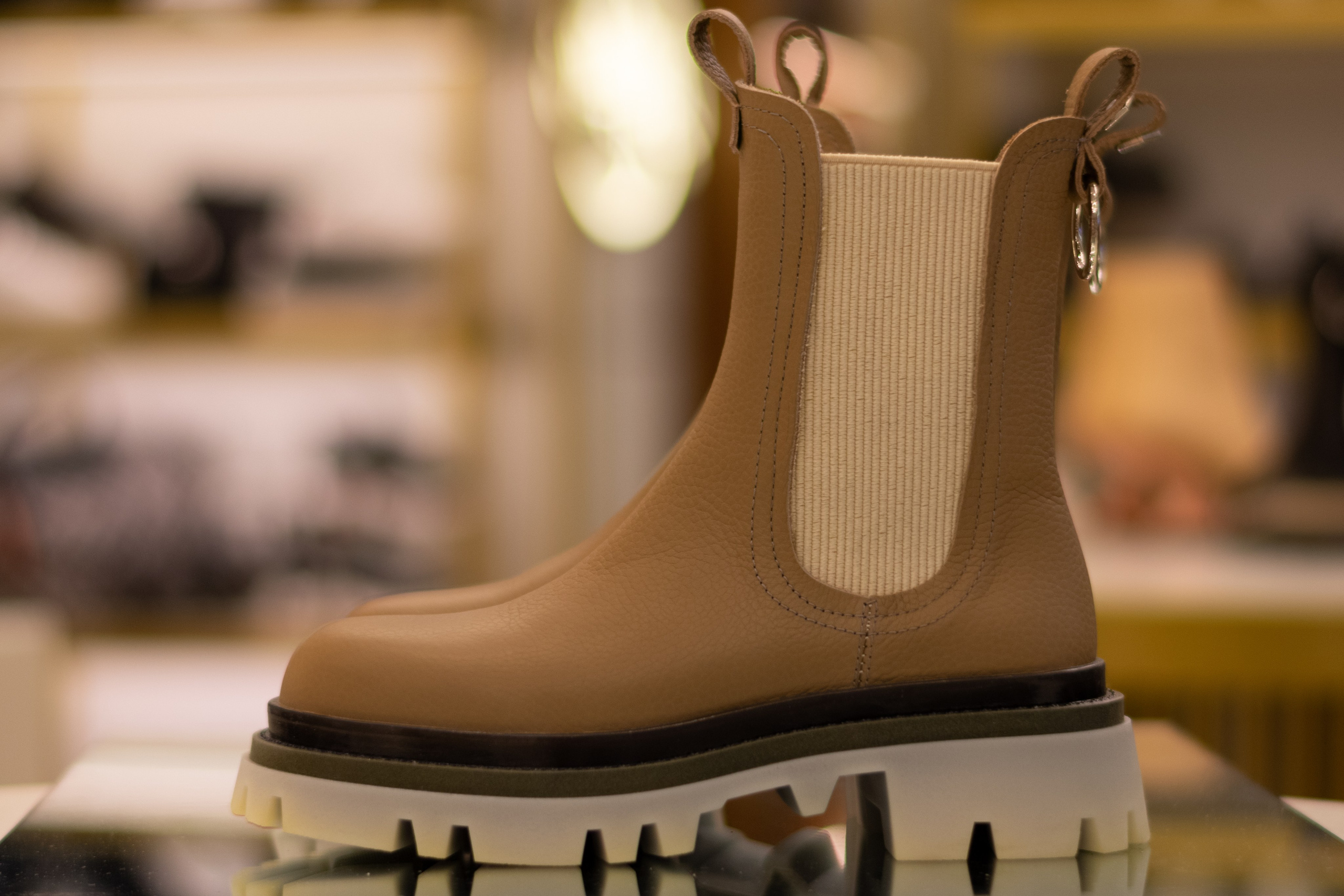 Для организаций. Предметная фотосессия для обувного магазина Capsula. Фотограф/видеограф Богдан Голованов