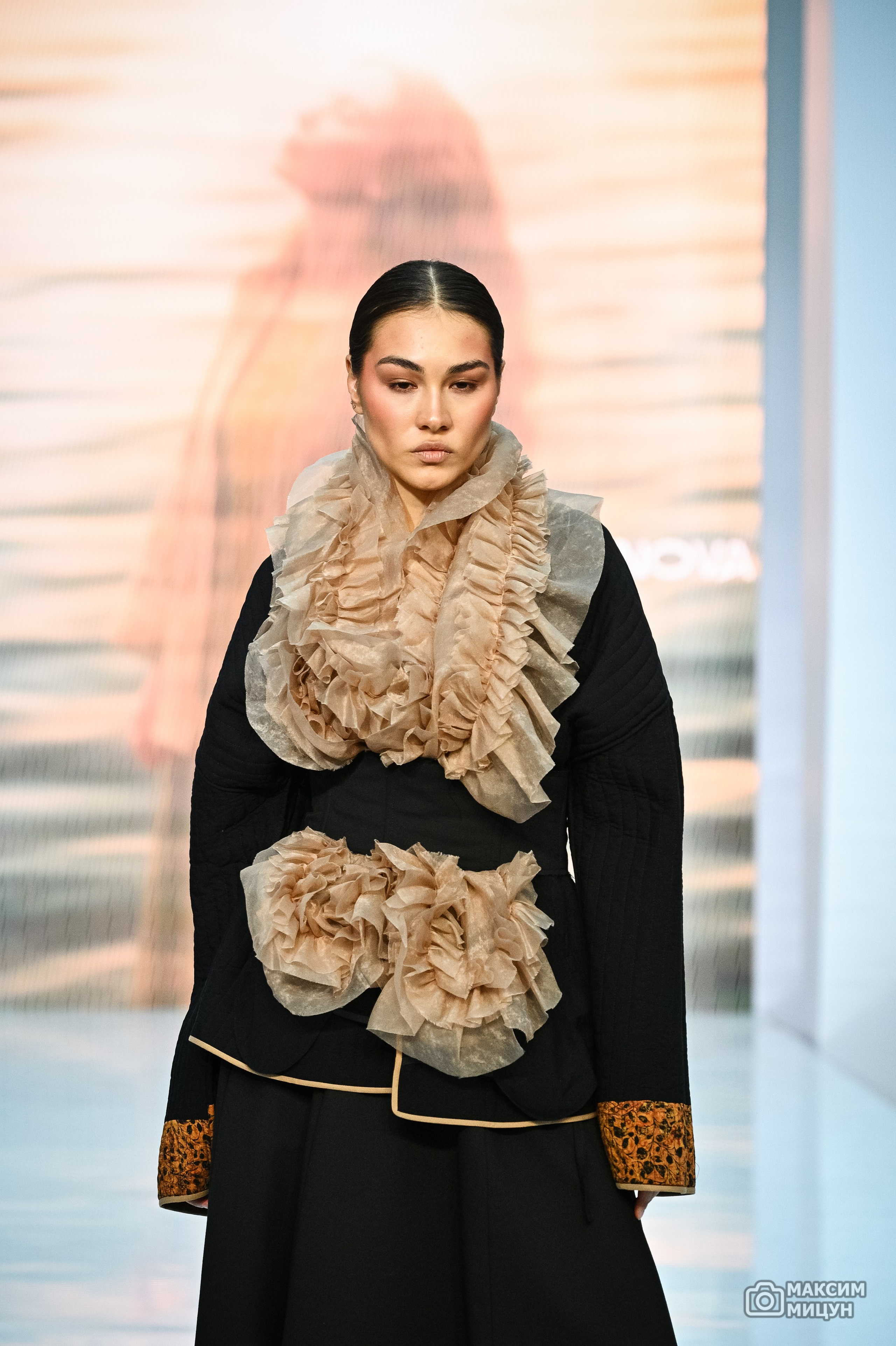 Модные показы. Фотограф Максим Мицун. Портрет, свадьба, репортаж, каталог