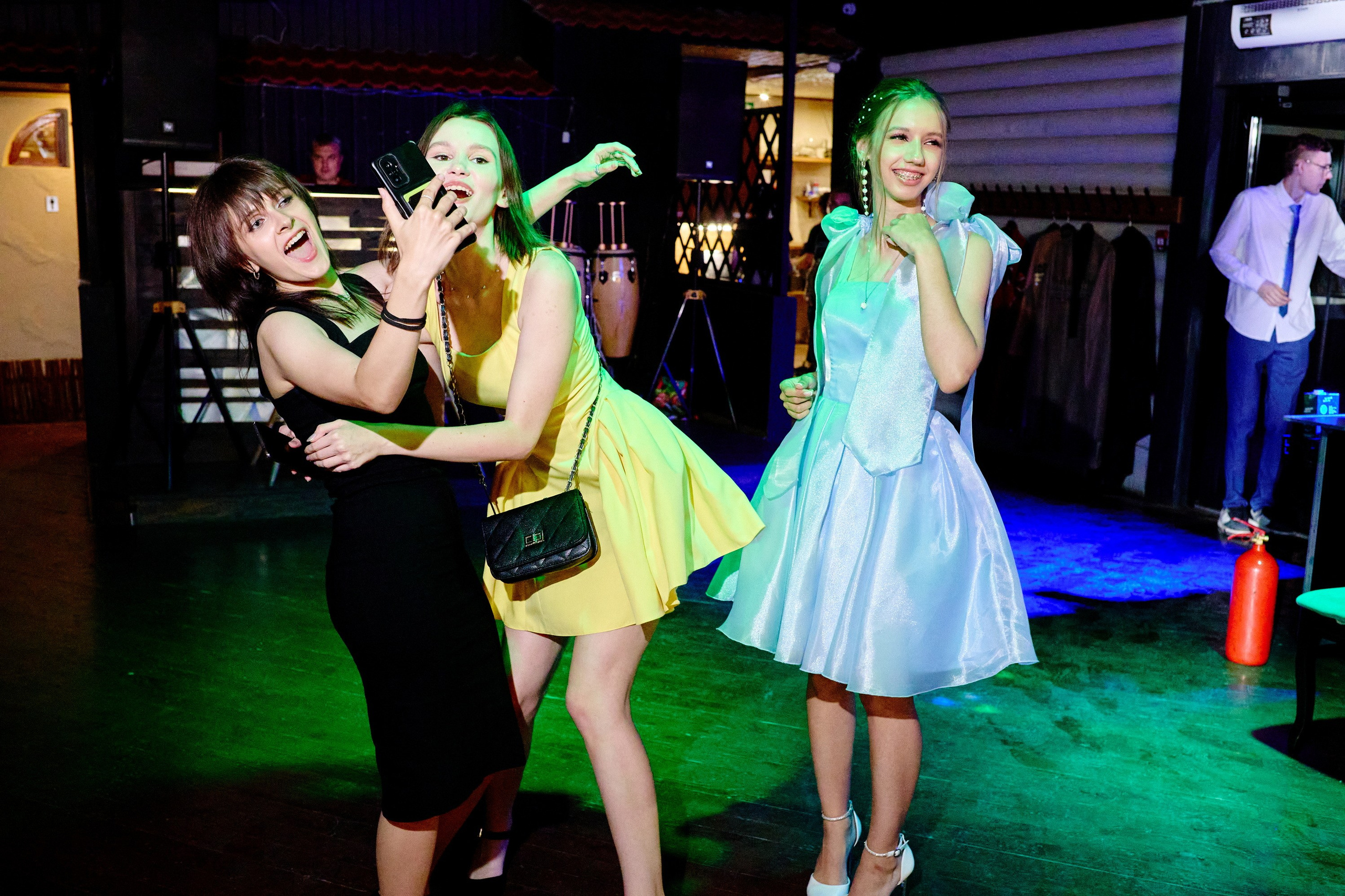 Выпускной 35 Сош. Фотограф Выпускные альбомы Таганрог Сергей Коробченко