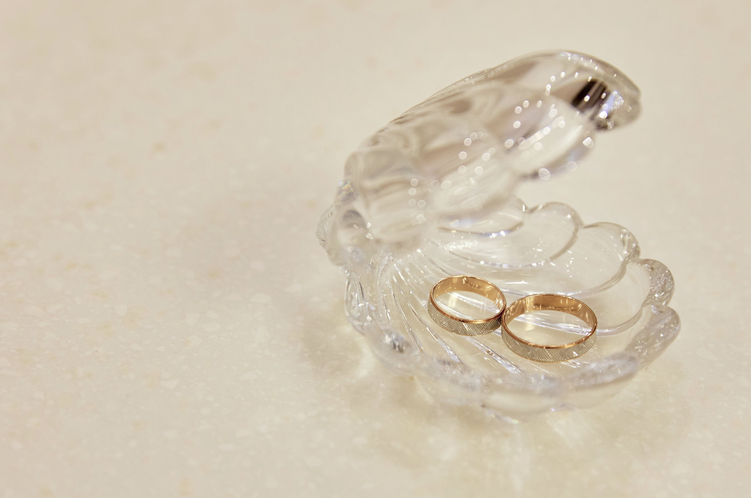 Как выбрать свадебного фотографа в Москве: цены, отзывы, советы 2025