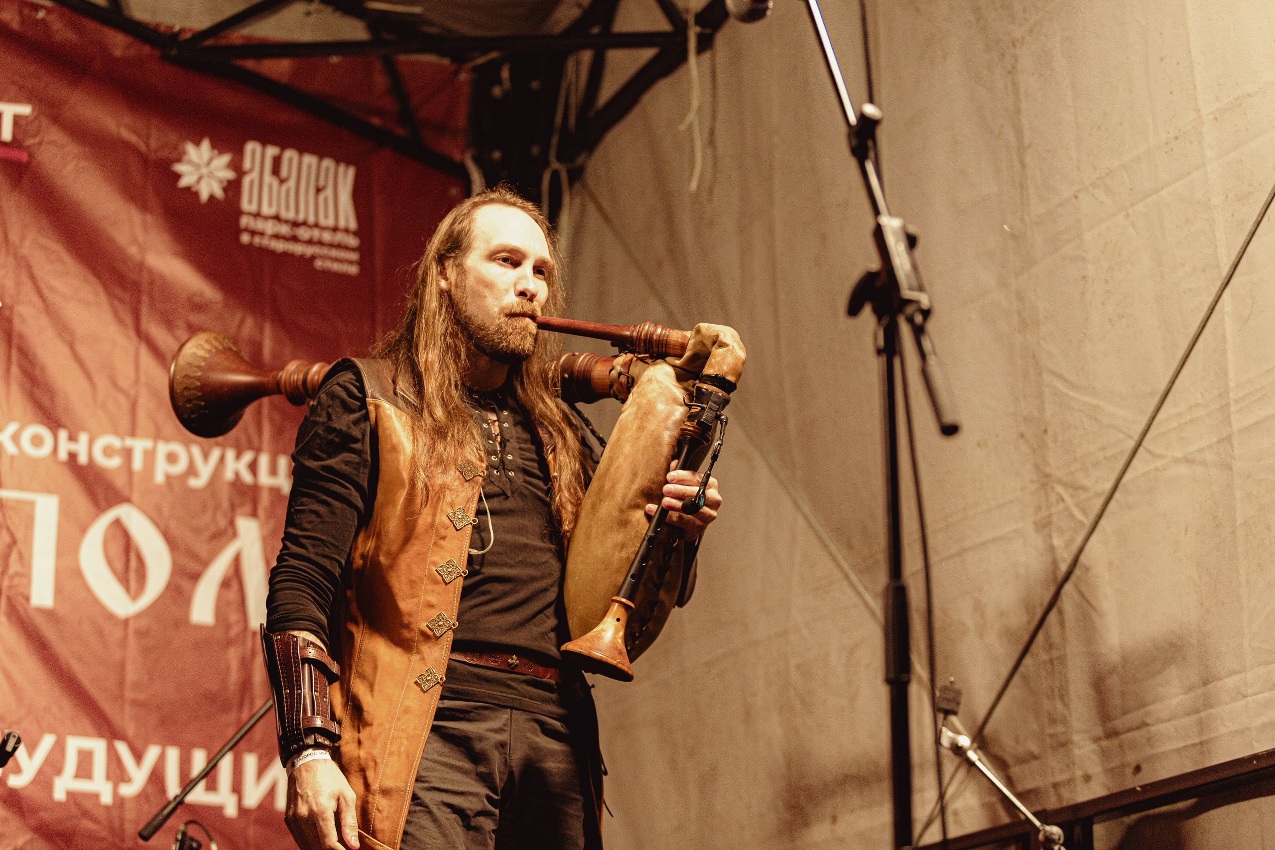 Фестиваль «Абалакское поле» XVI. Арт-фотограф Крис Л. в Тобольске: портрет, семейные, свадьбы