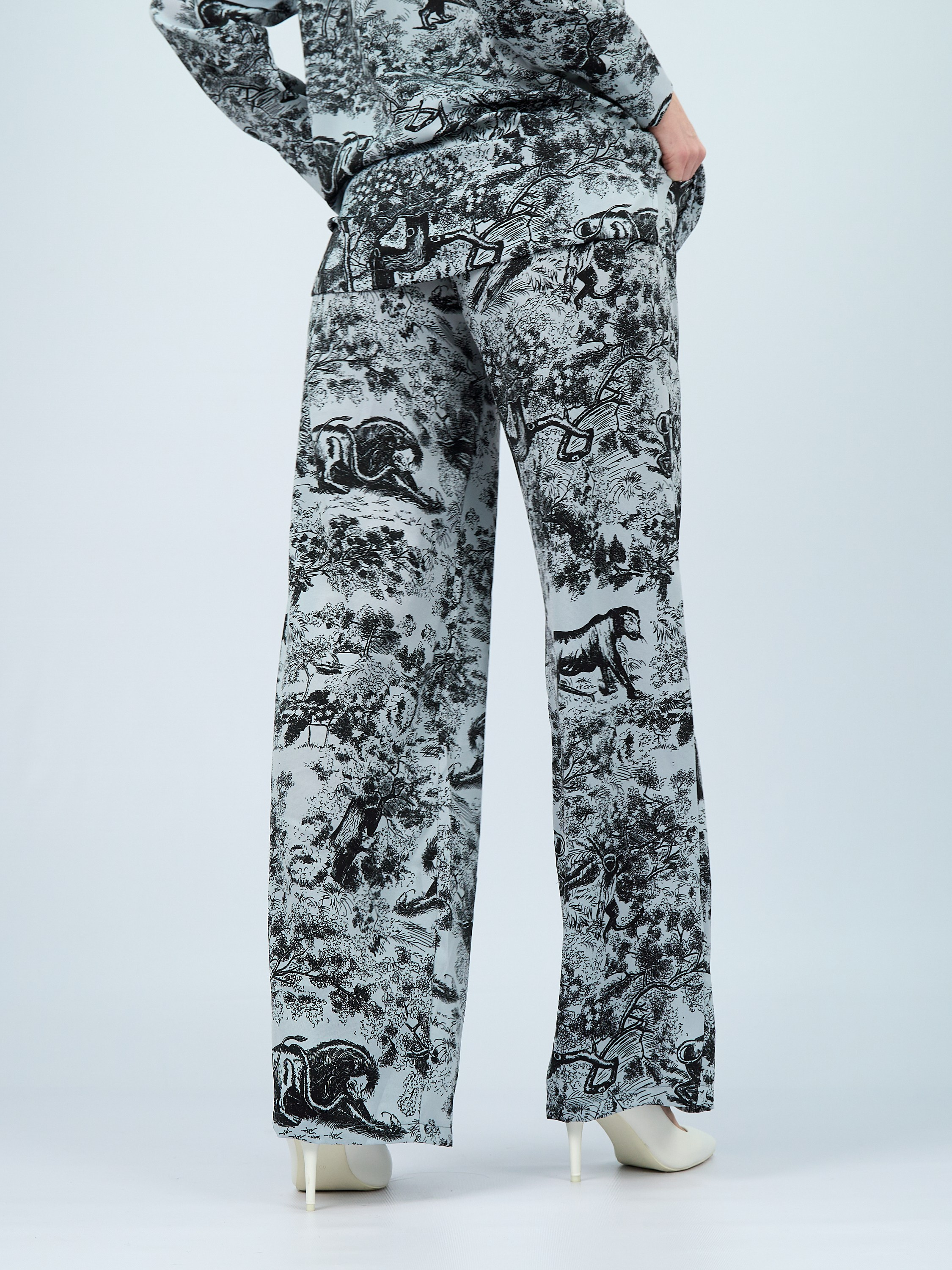 Фотосъёмка женских костюмов для Wildberries — Казань