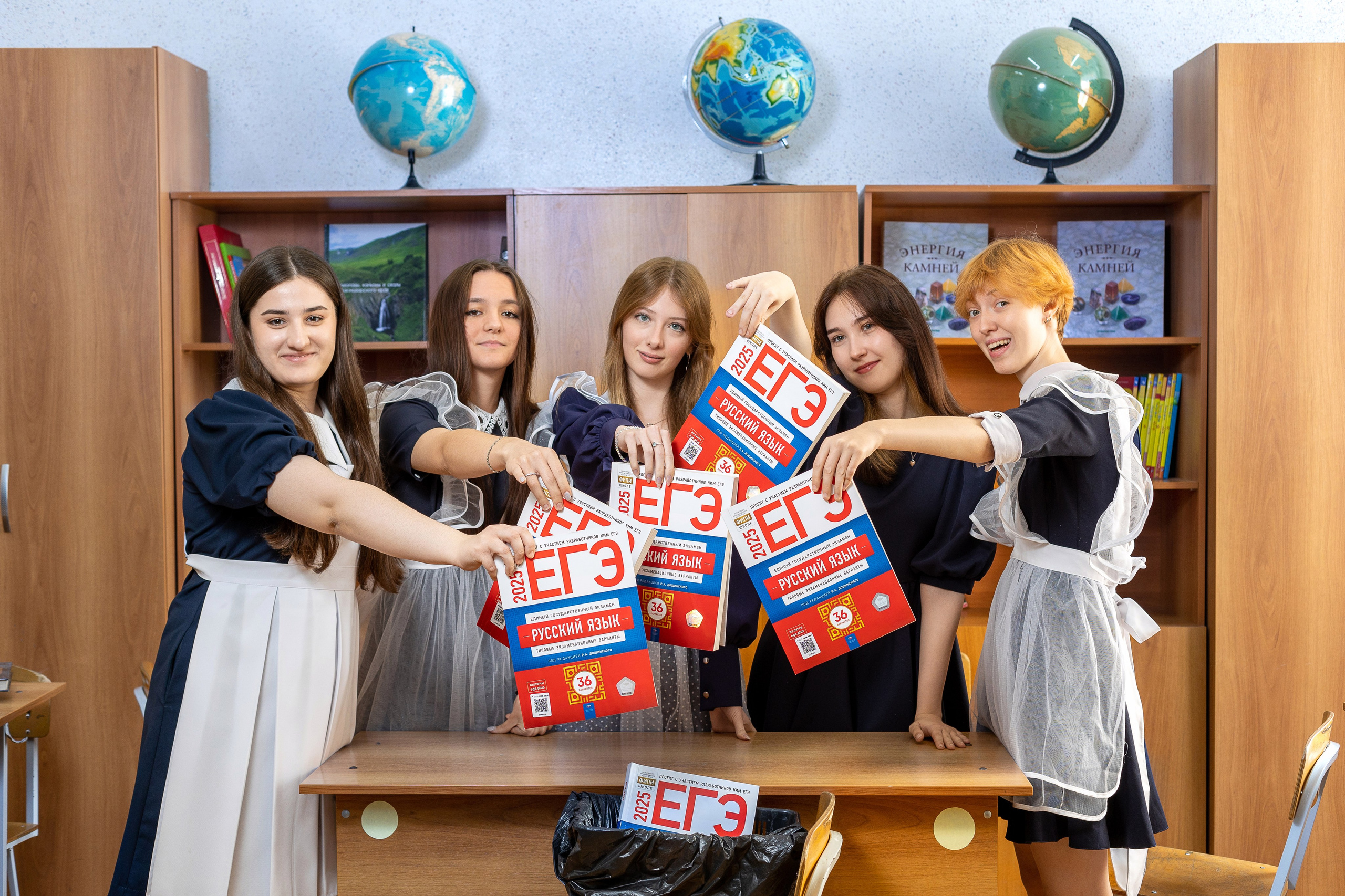 В школе. Выпускные альбомы Майкоп, Краснодар Елена Золотарева