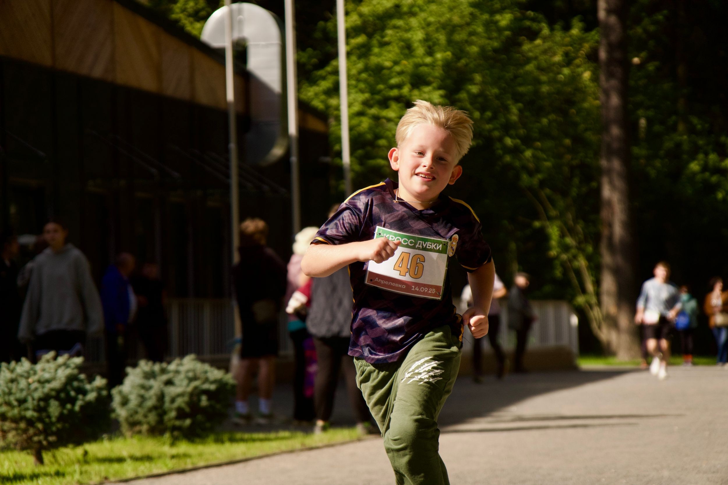 Забег в парке «Дубки». Кафе «БЕЛКА НАШЕПТАЛА». Ну оооочень концептуальное кафе