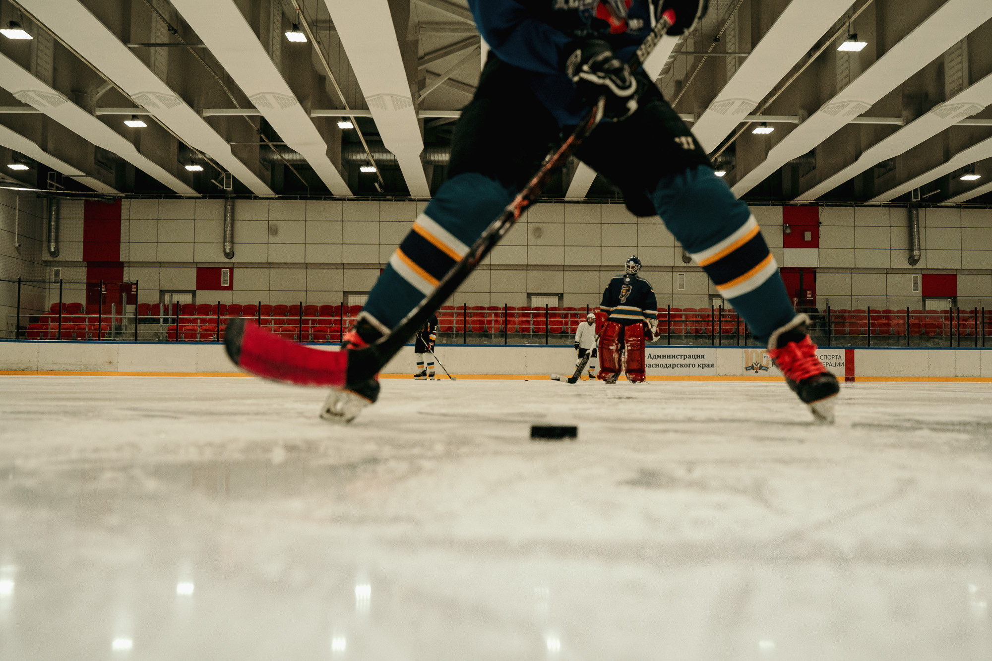 Деффчонки — хоккеистки: первая женская команда в Сочи. Фотограф в Сочи Елена Лисотина. Фототуры в Сочи