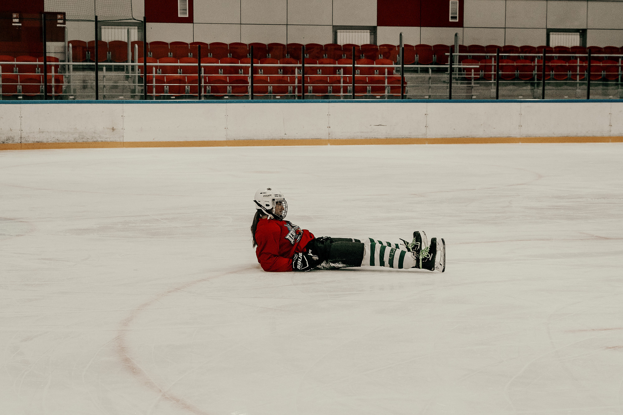 Деффчонки — хоккеистки: первая женская команда в Сочи. Фотограф в Сочи Елена Лисотина. Фототуры в Сочи