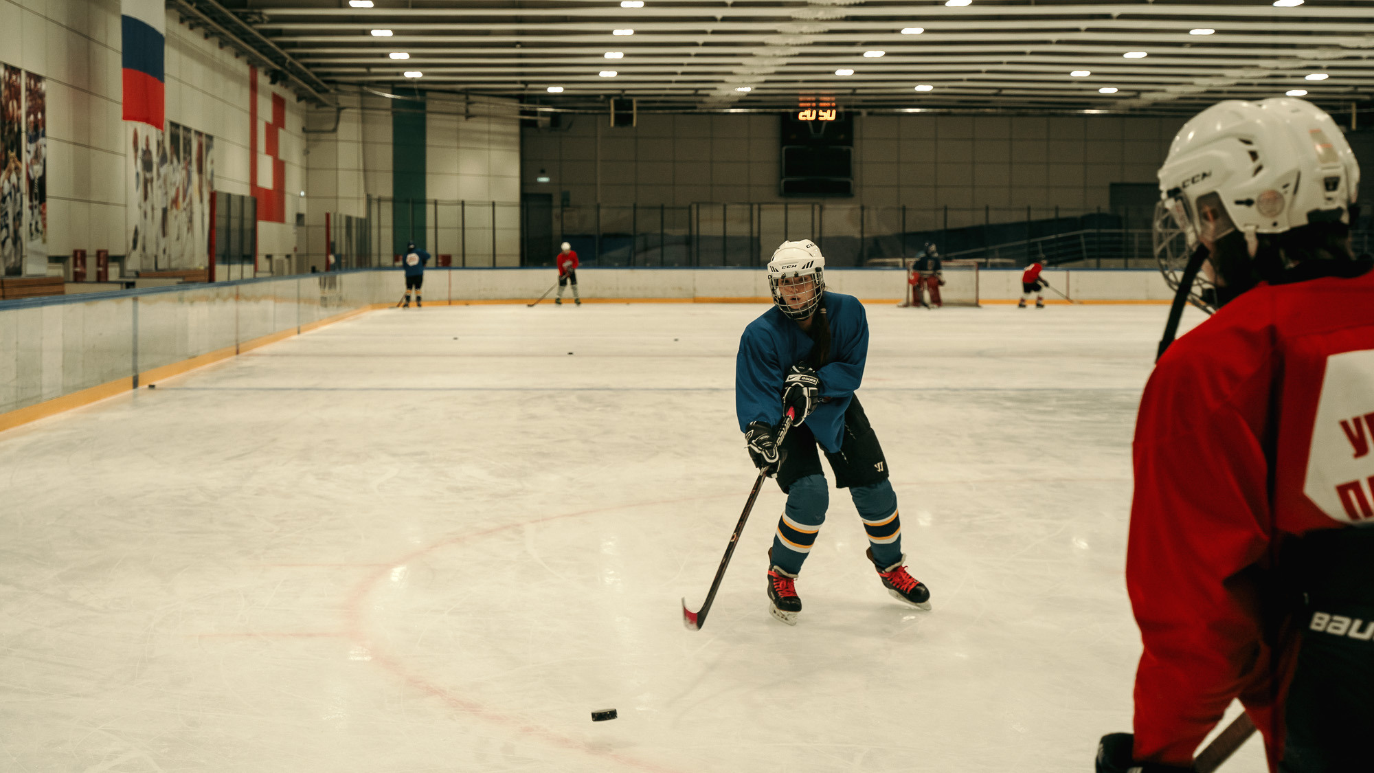 Деффчонки — хоккеистки: первая женская команда в Сочи. Фотограф в Сочи Елена Лисотина. Фототуры в Сочи