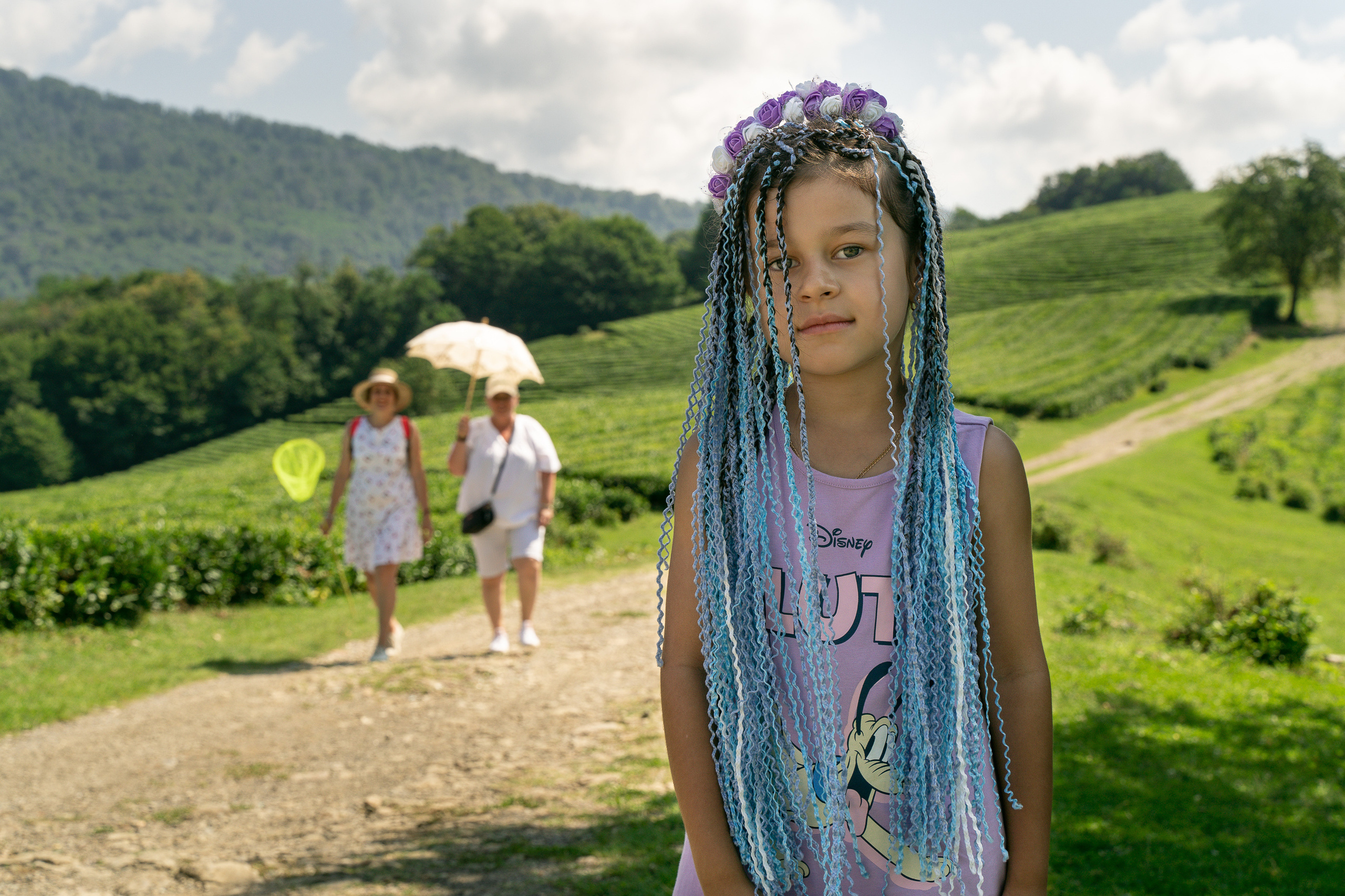 Чайные плантации в Сочи семья гуляет