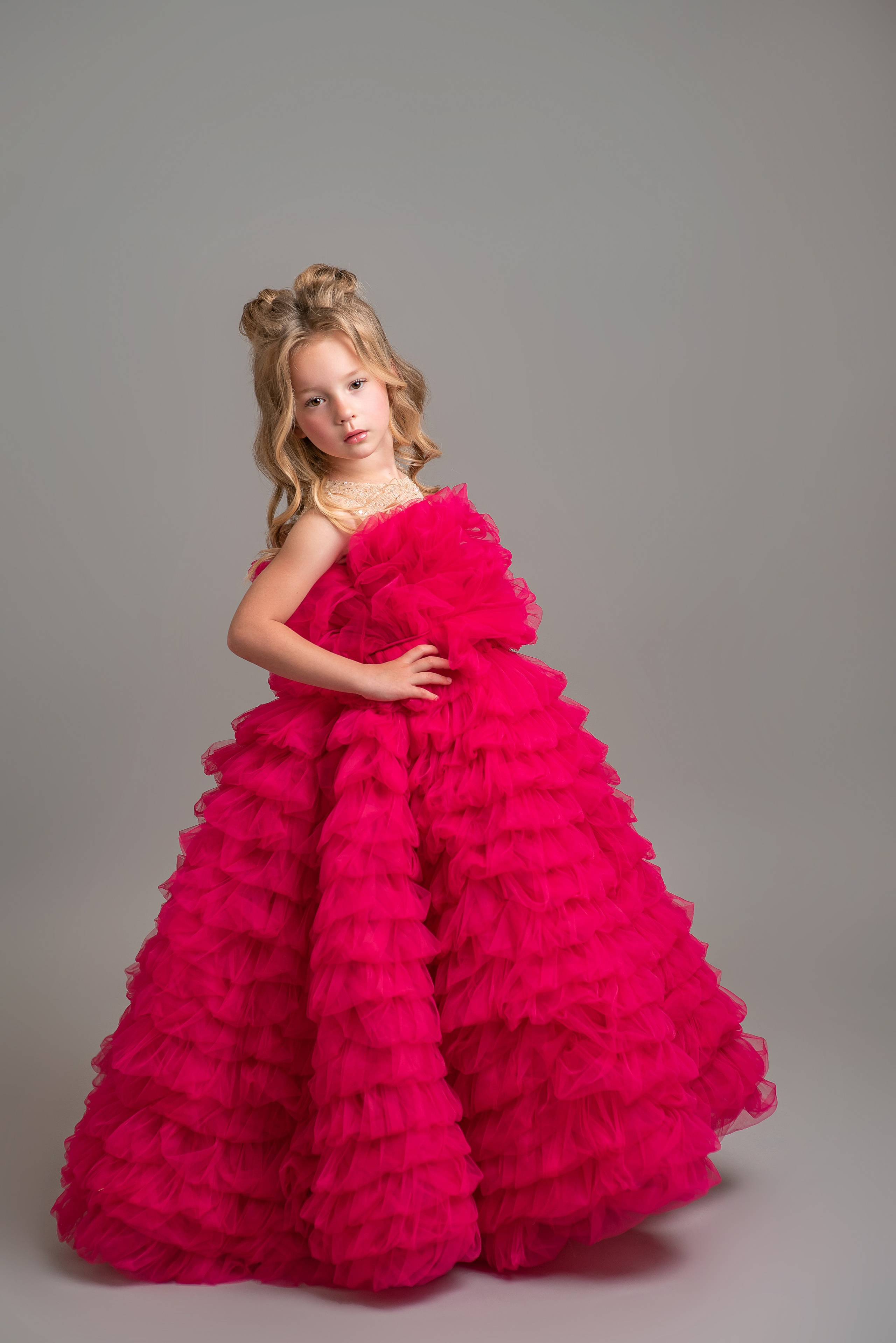 Полина пионы, гартензия. Семейный и детский фотограф Наталья Горда