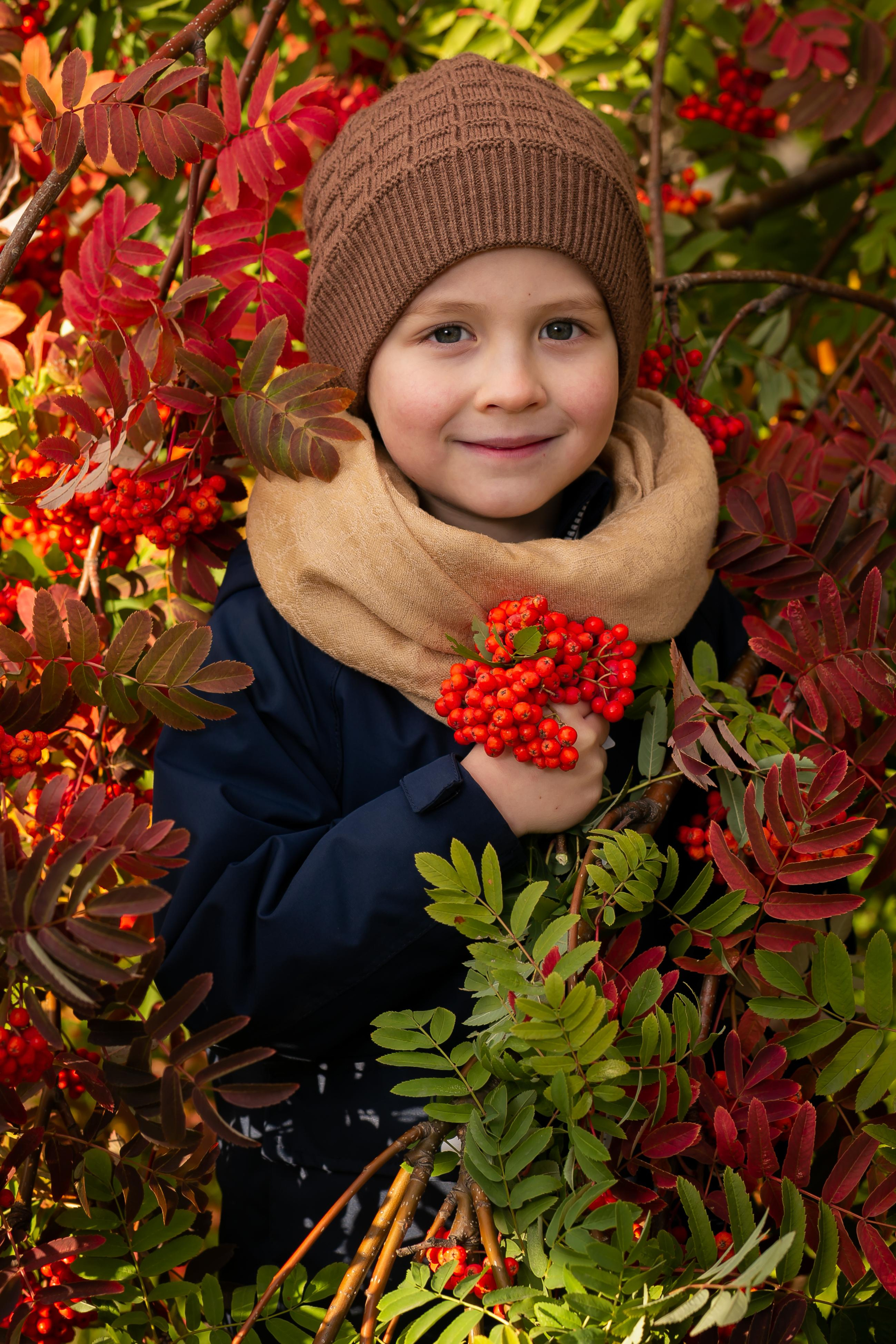 Осенний проект «В рябине» Happy Kids Екб. Детский и семейный фотограф Yulia Moon