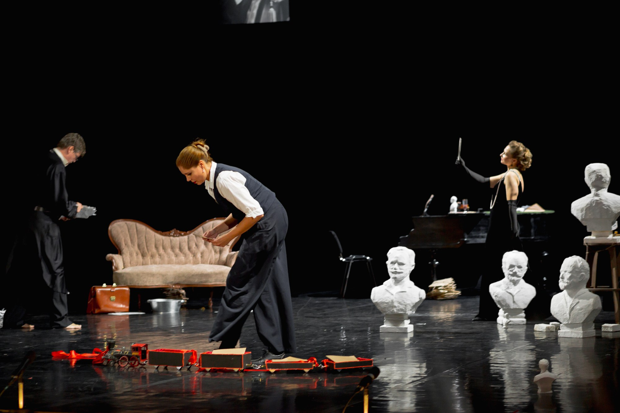 Спектакль Приглушенные голоса в Театре Эрмитажа (+репетиция). Семейный и портретный фотограф в Санкт-Петербурге Андрей Воробьев