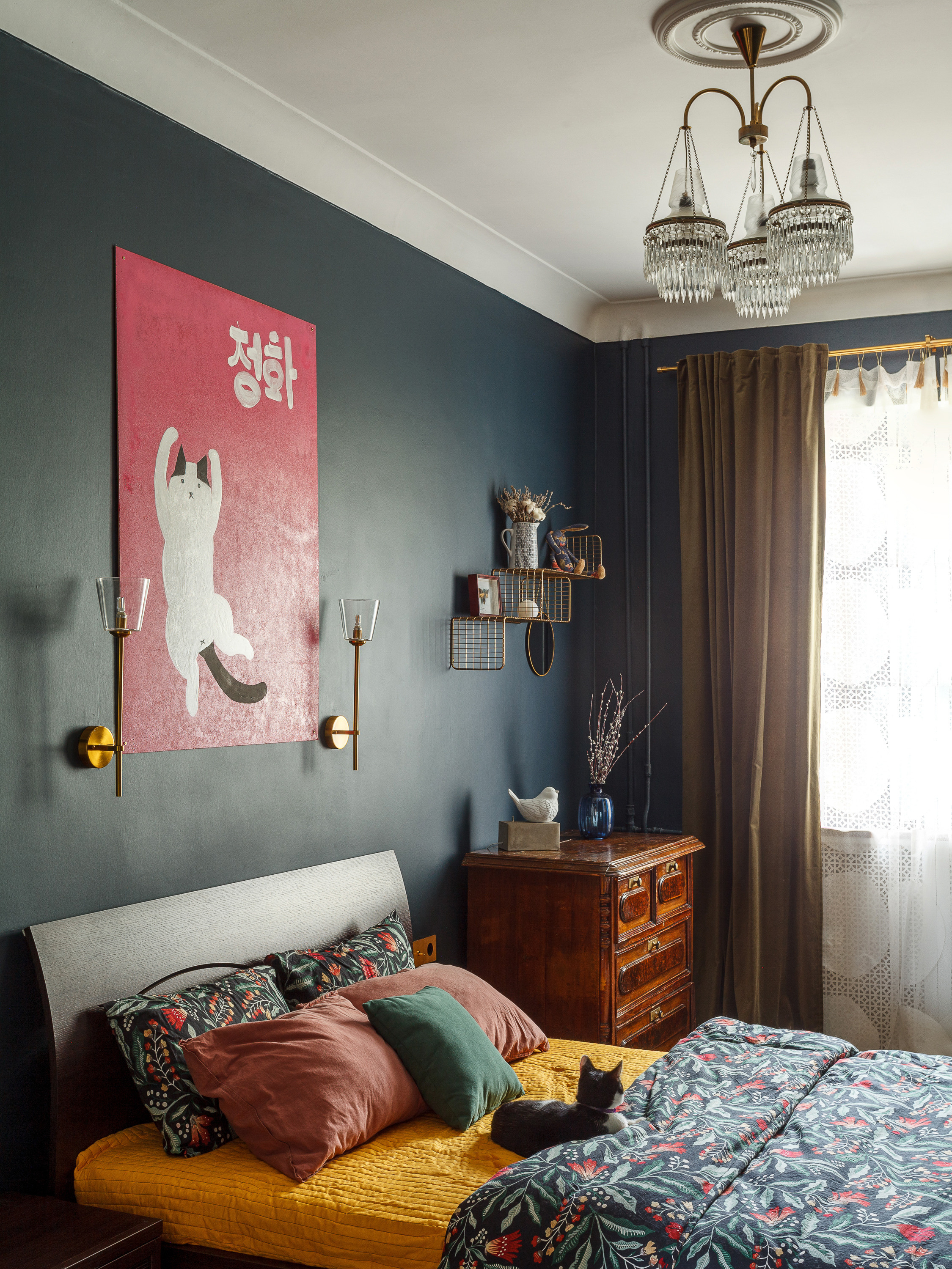 Яркая сталинка Иры Корнец. Интерьерный фотограф Дима Птицын и стилист Дарья Копылова