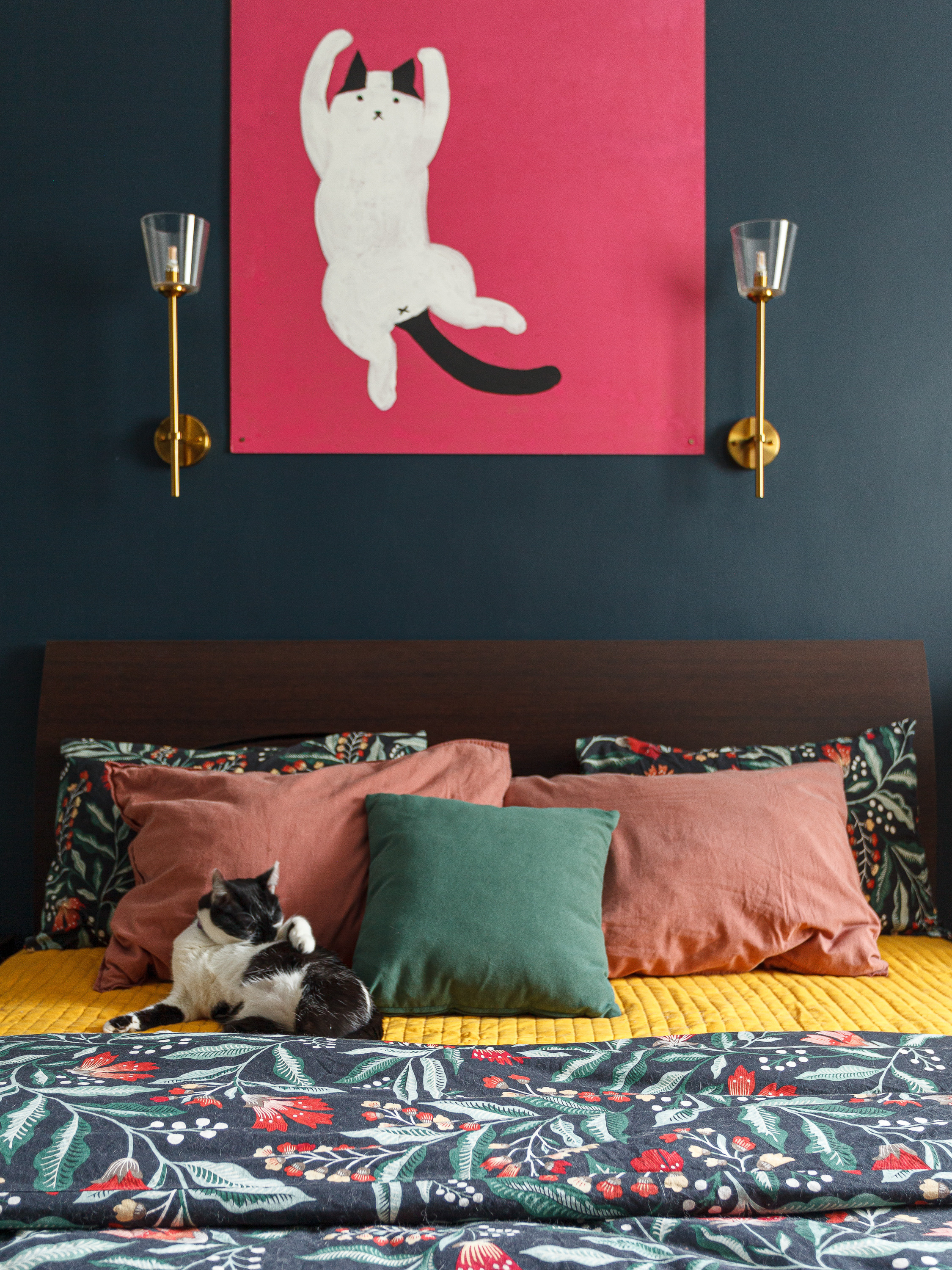 Яркая сталинка Иры Корнец. Интерьерный фотограф Дима Птицын и стилист Дарья Копылова