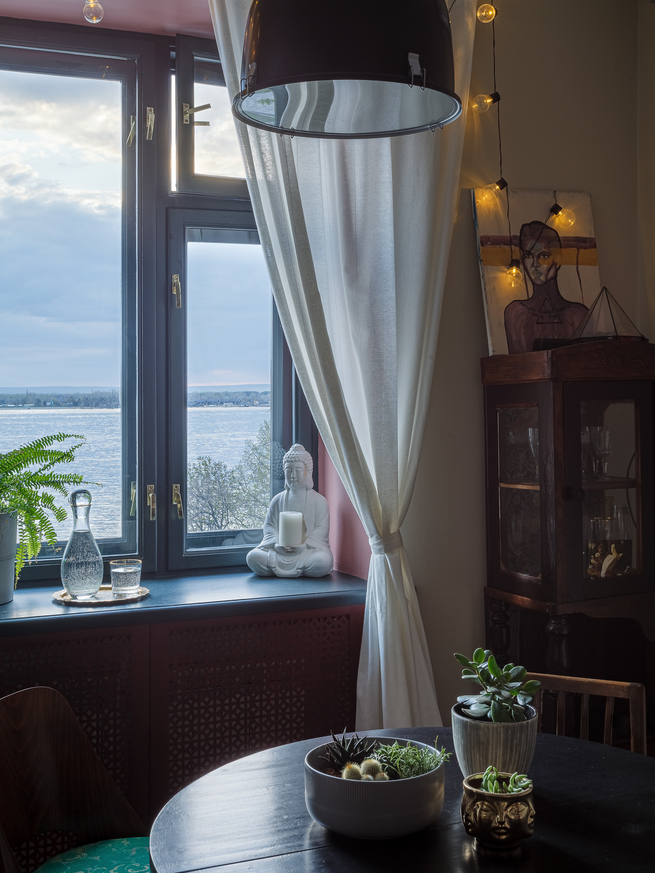 Яркая сталинка Иры Корнец. Интерьерный фотограф Дима Птицын и стилист Дарья Копылова