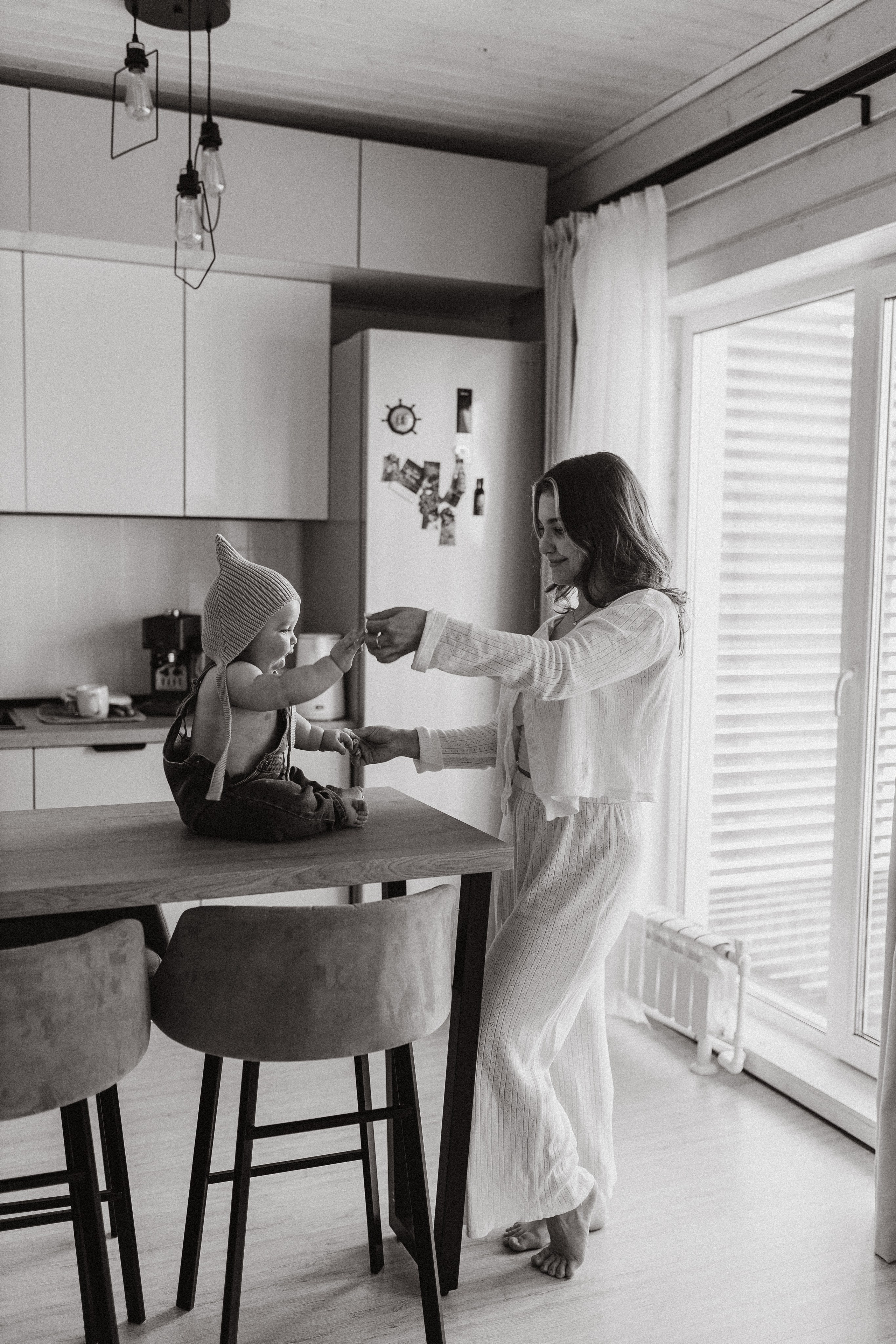 Яна и Тимофей. Домашняя съёмка. Семейный фотограф Тихвин, Санкт-Петербург и ЛО