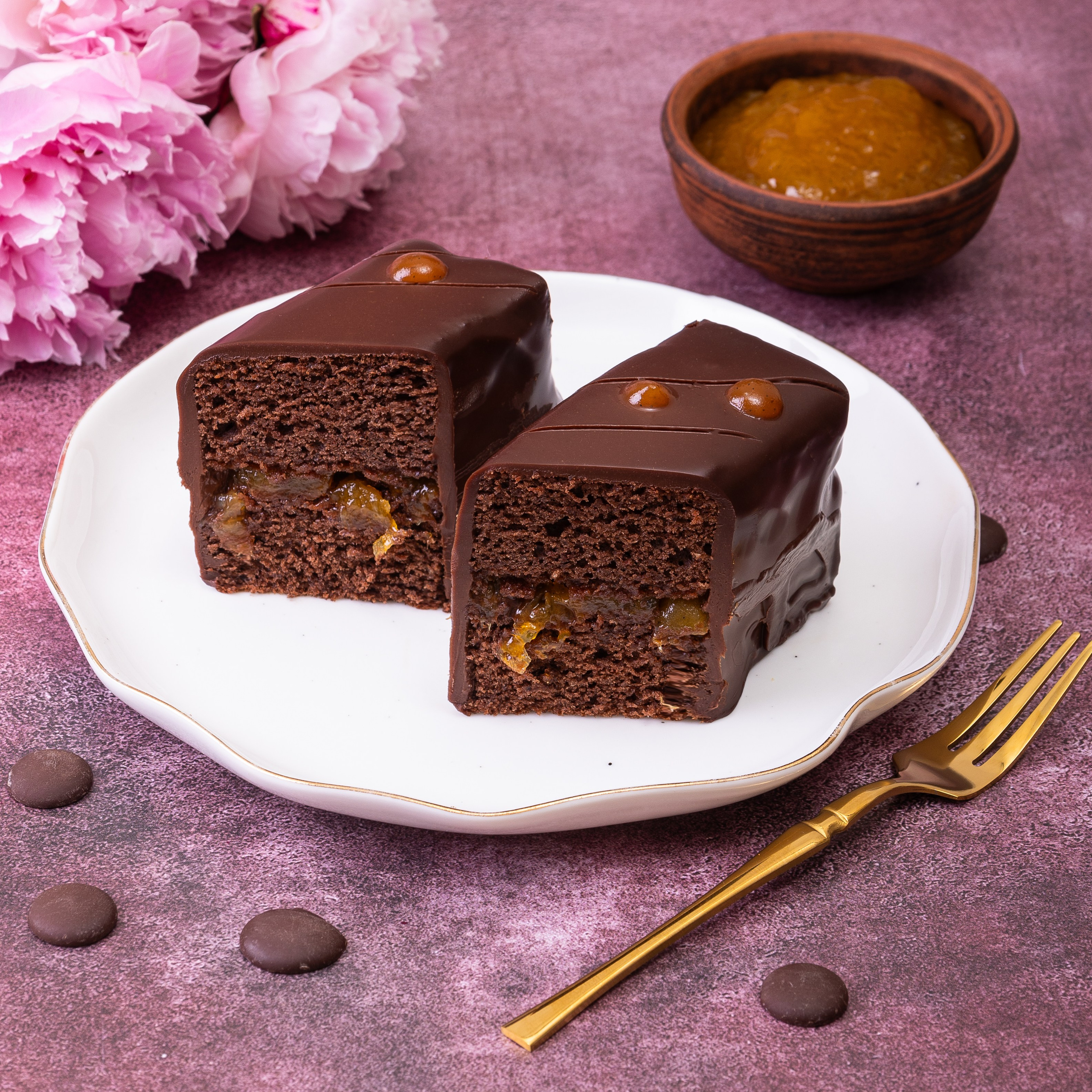 Разрез пирожного Захер 