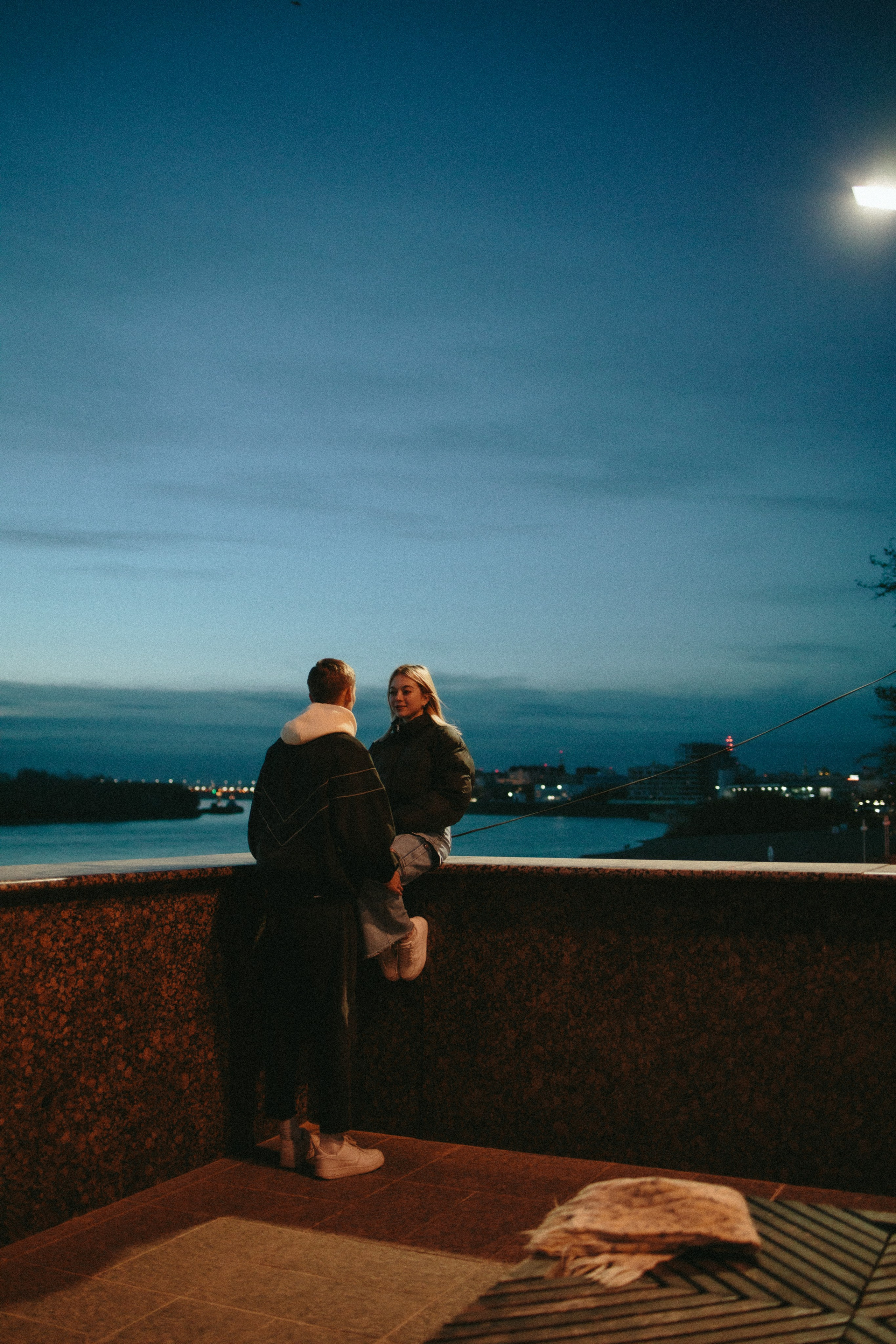 Прогулки по ночному городу. Lifestyle семейный и детский фотограф в Омске Иванова Екатерина