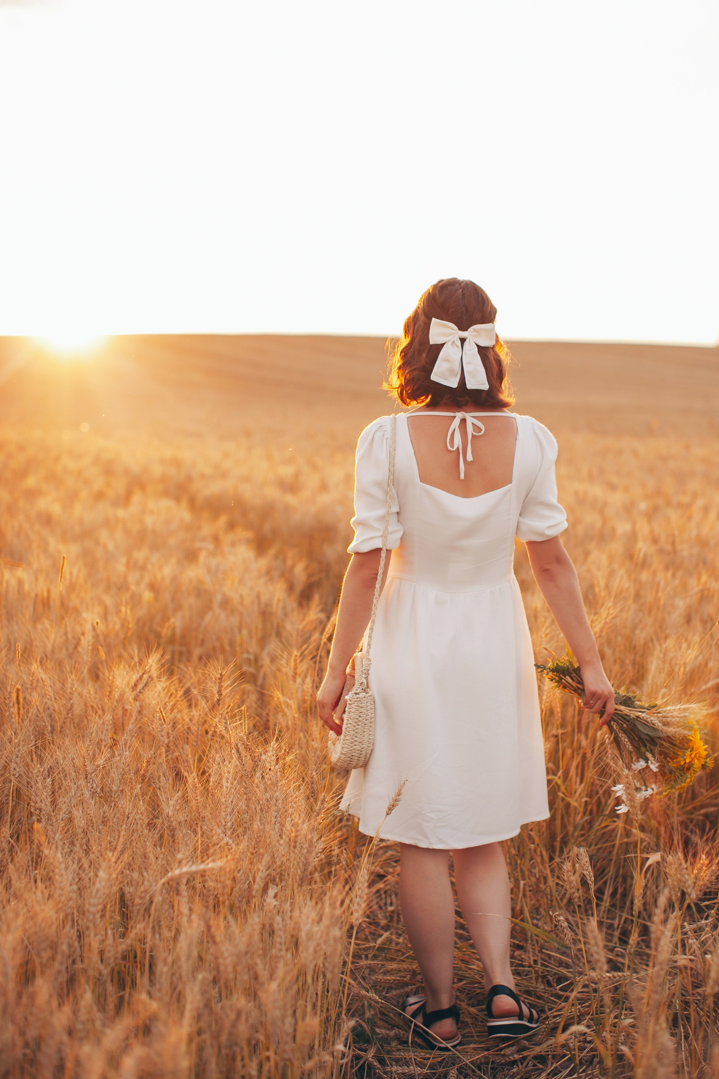 Семейная фотосессия в поле на закате. Фотограф Ольга Ефремова