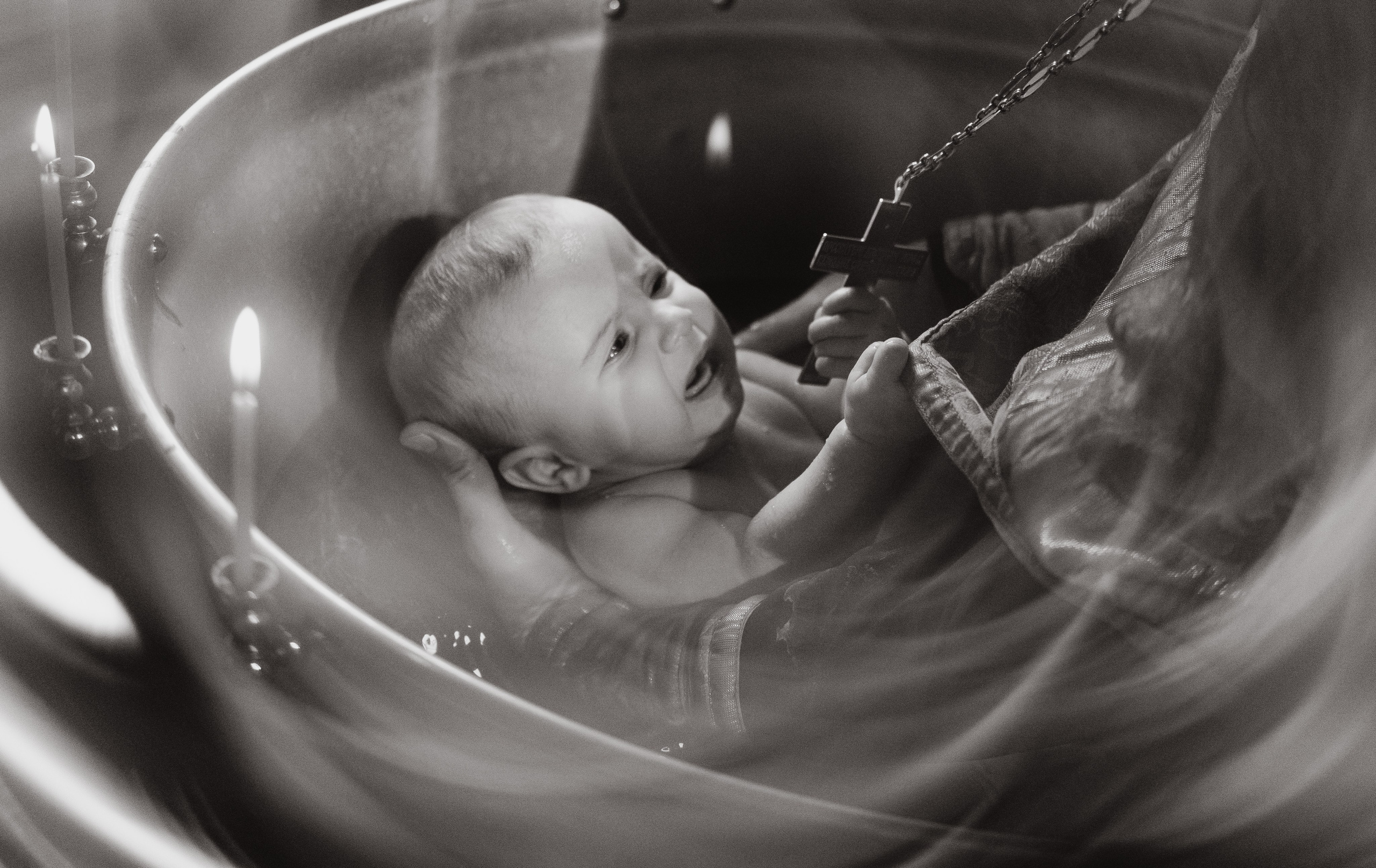 Таинство крещение в Москве. Семейный, ньюборн фотограф, фотограф на роды в Москве, Виктория Тюльдюкова