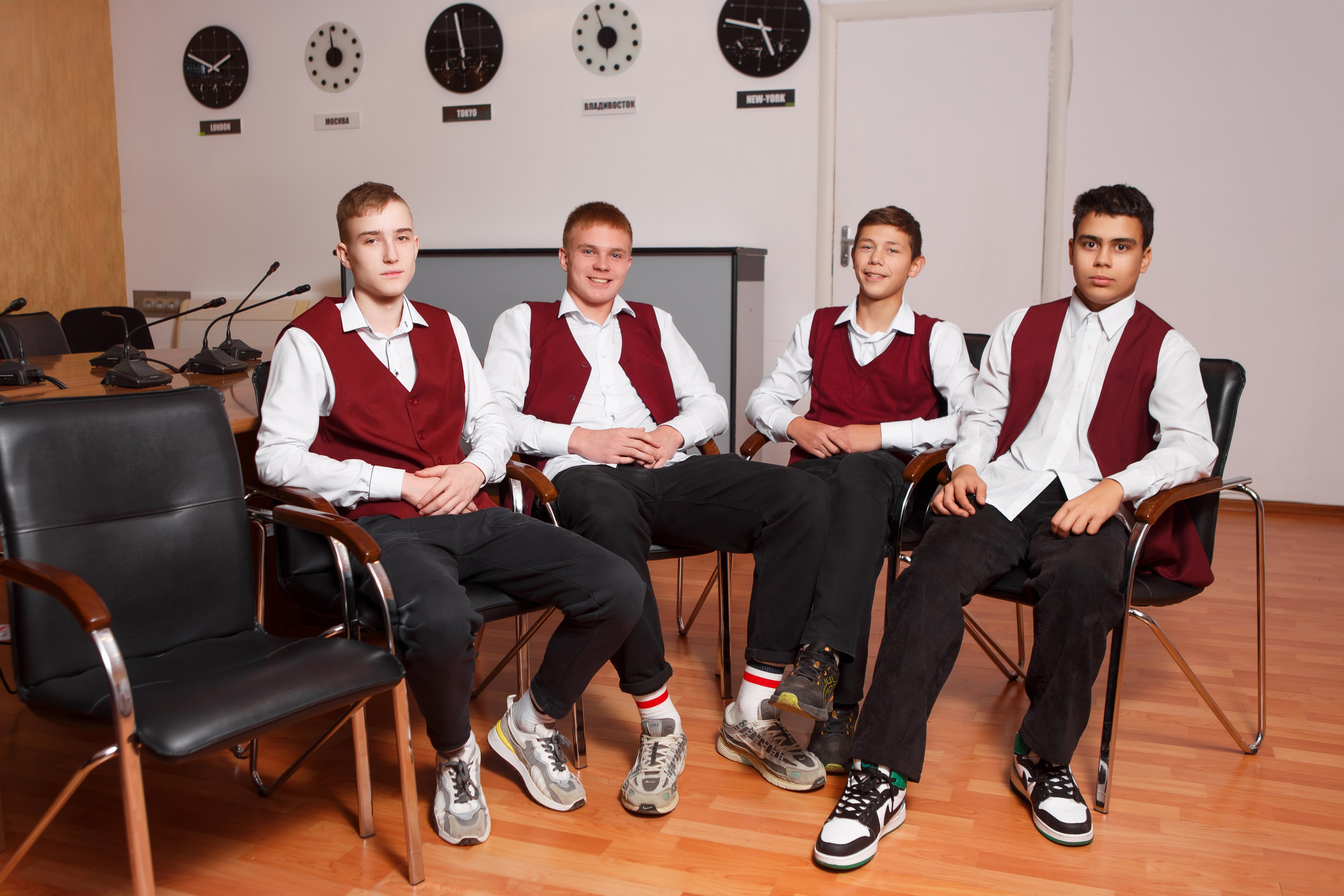 ФОТОСЕССИЯ ДЛЯ 9 КЛАССА «ГИМНАЗИЯ». ТВОЙ АЛЬБОМ / ТВОИ ПРАВИЛА