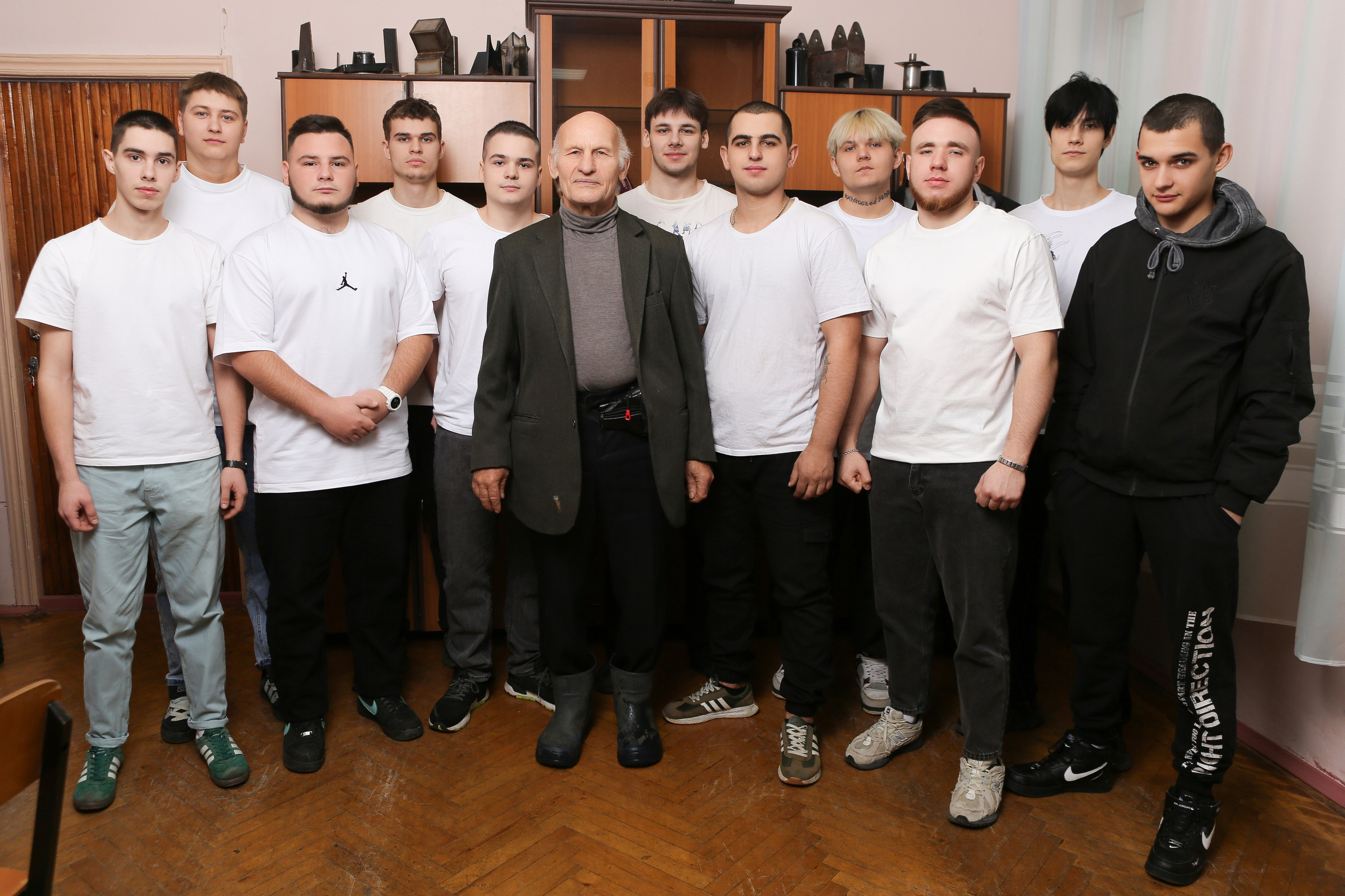 ФОТОСЕССИЯ В КЛАССЕ ДЛЯ ВЫПУСКНИКОВ СВАРОЧНОГО ПРОИЗВОДСТВА. ТВОЙ АЛЬБОМ / ТВОИ ПРАВИЛА