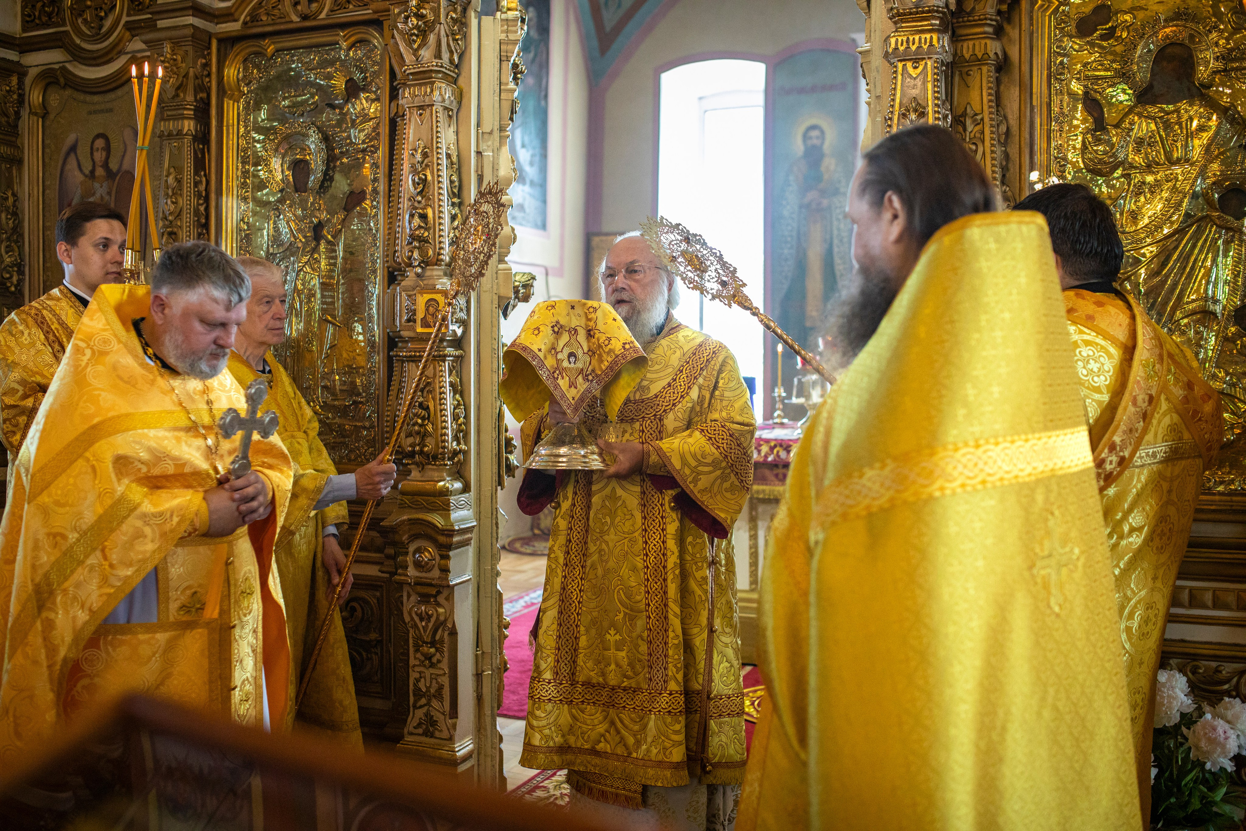 Служба епископа Александровского и Юрьев-Польского Иннокентия. Арт- фотограф Москва