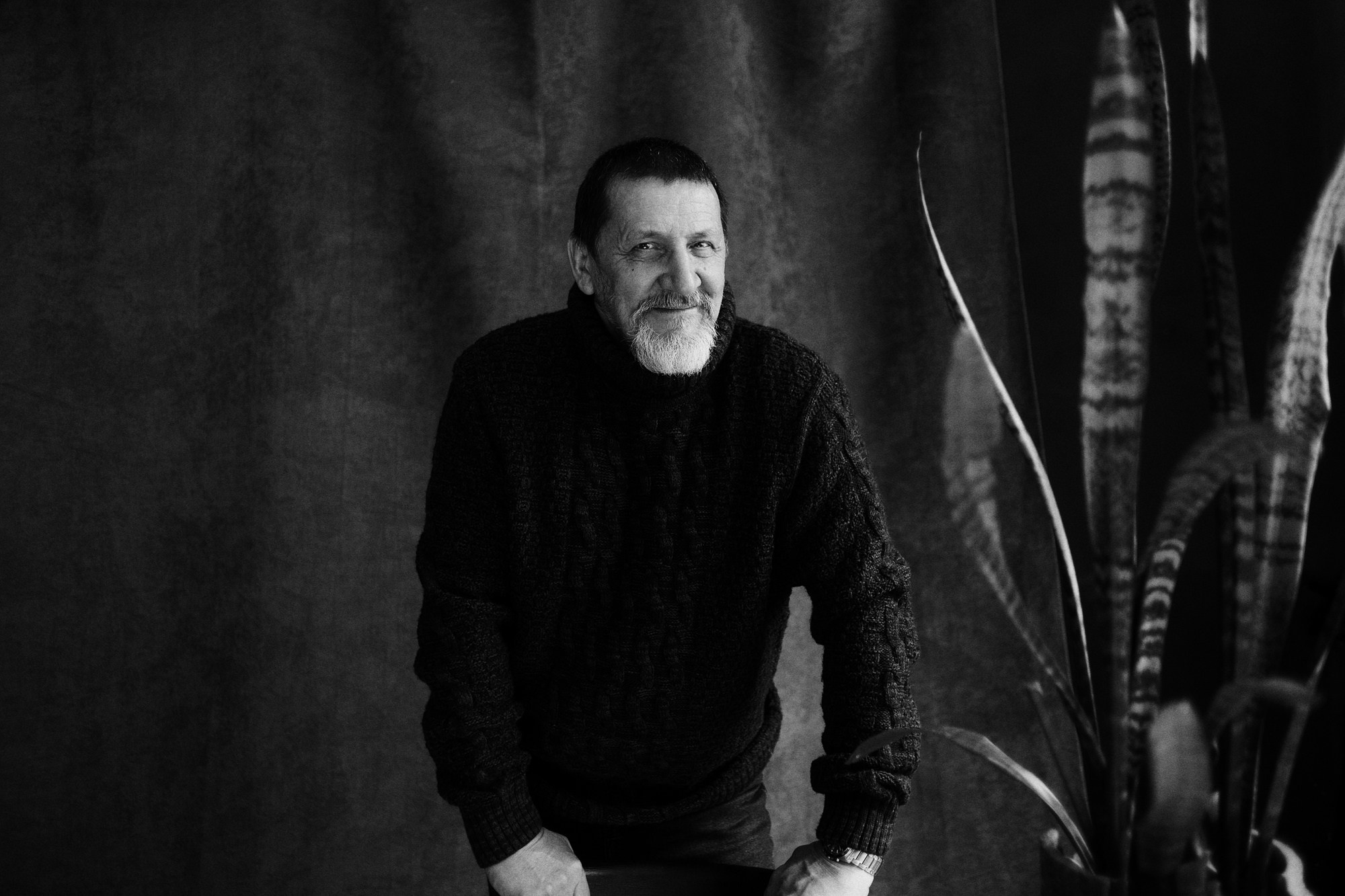 Фотосессия для папы в подарок: Мужской портрет в студии Тюмень. Портретный фотограф Тюмень Дарья Мустафина