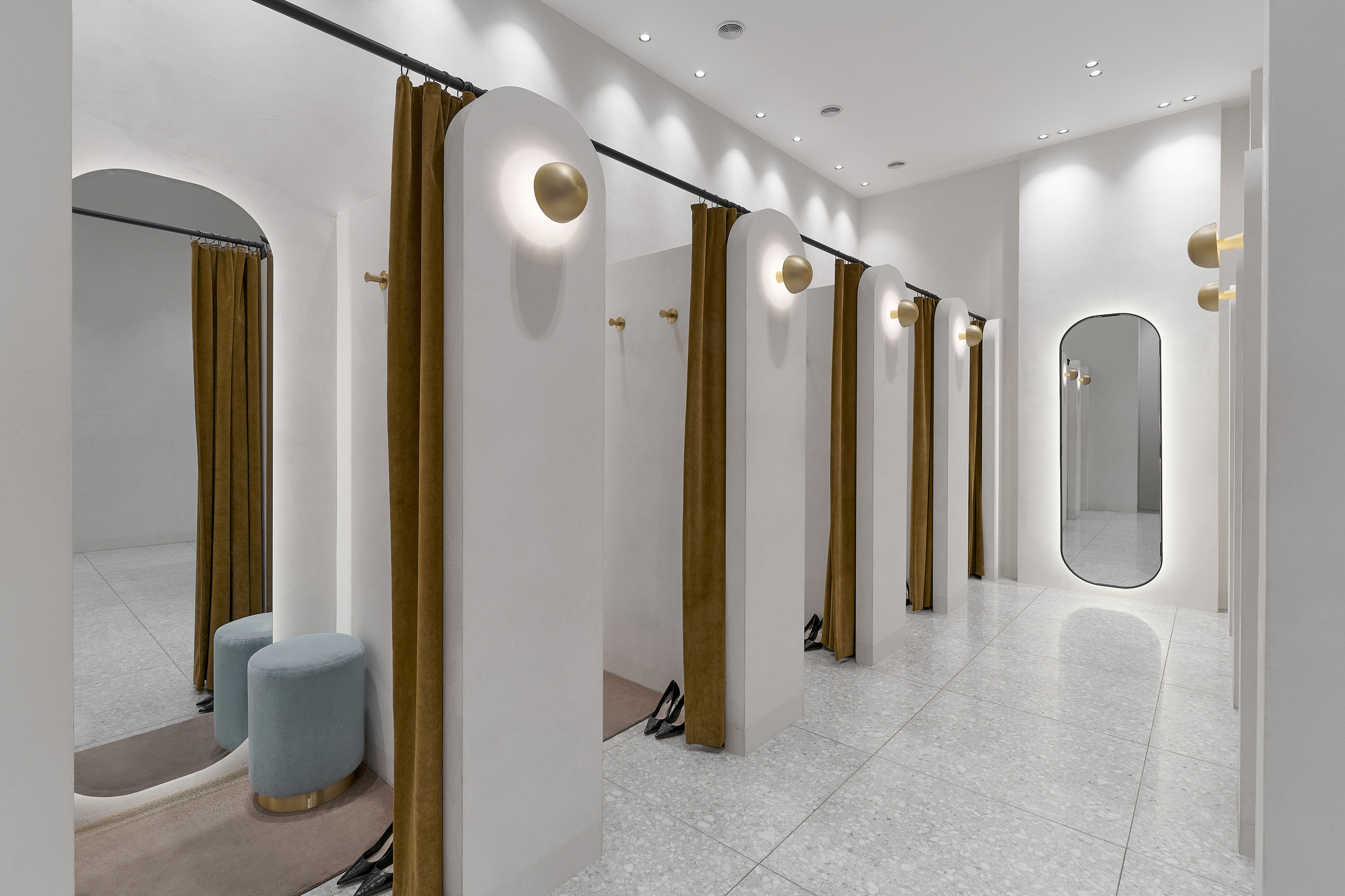 Флагманский магазин одежды LUSIO. Евгения Четий — интерьерный фотограф в Москве, Санкт- Петербурге, Сочи