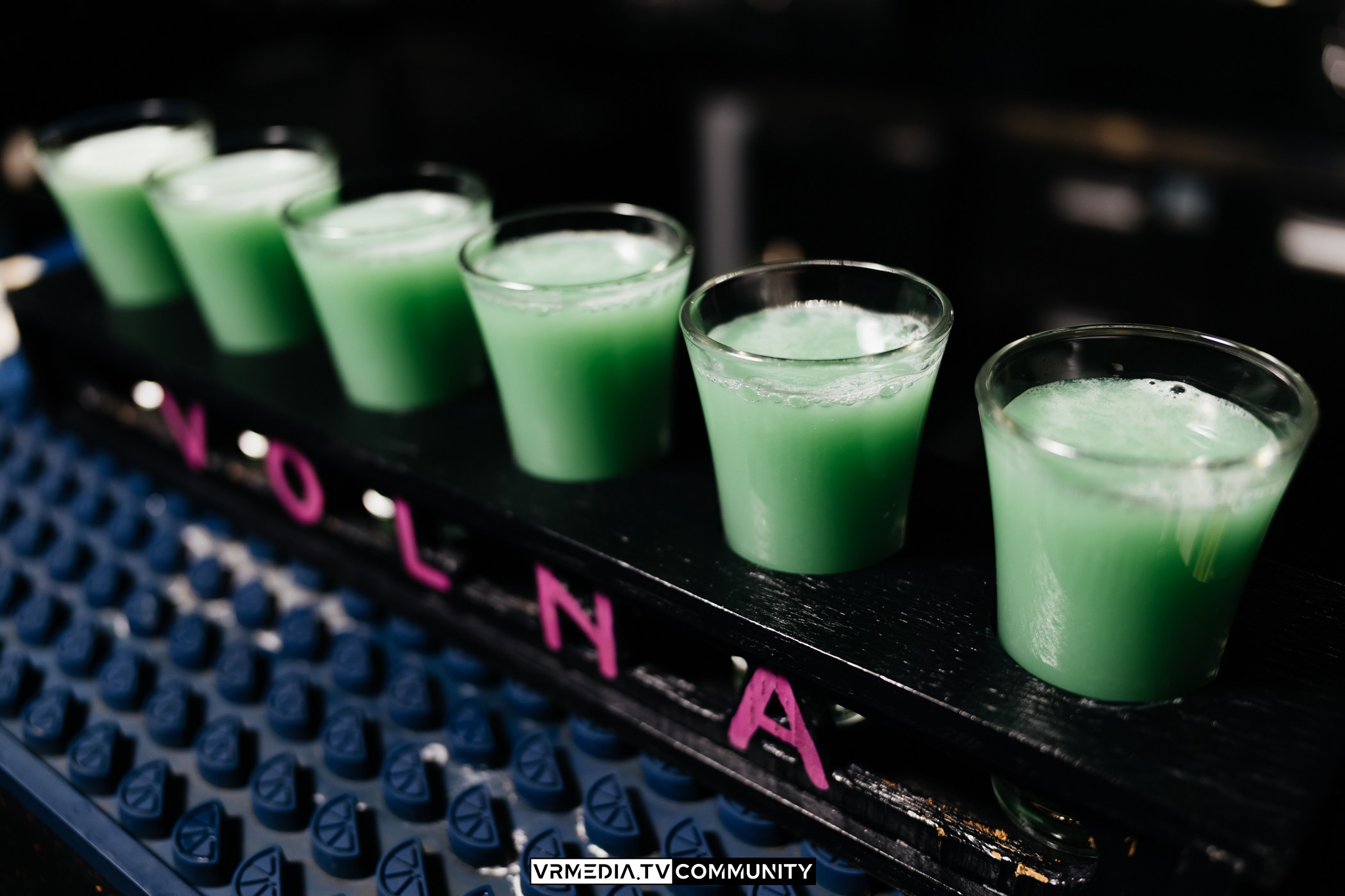 Караоке-бар «Volna»: Музыкальный трамплин в лето