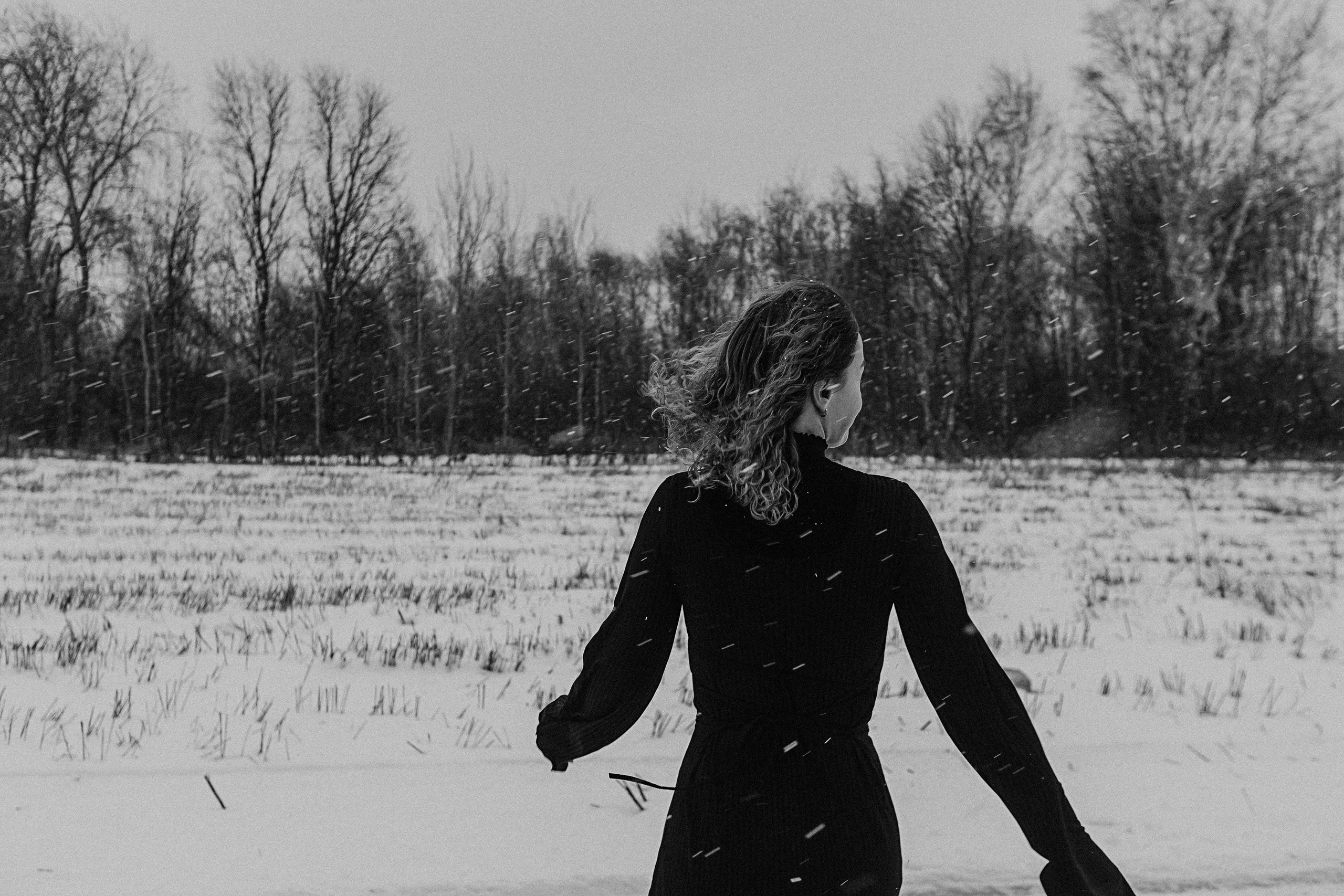 Меланхолия (поле). Семейный фотограф Тюмень, фотограф на роды Салмина Мария