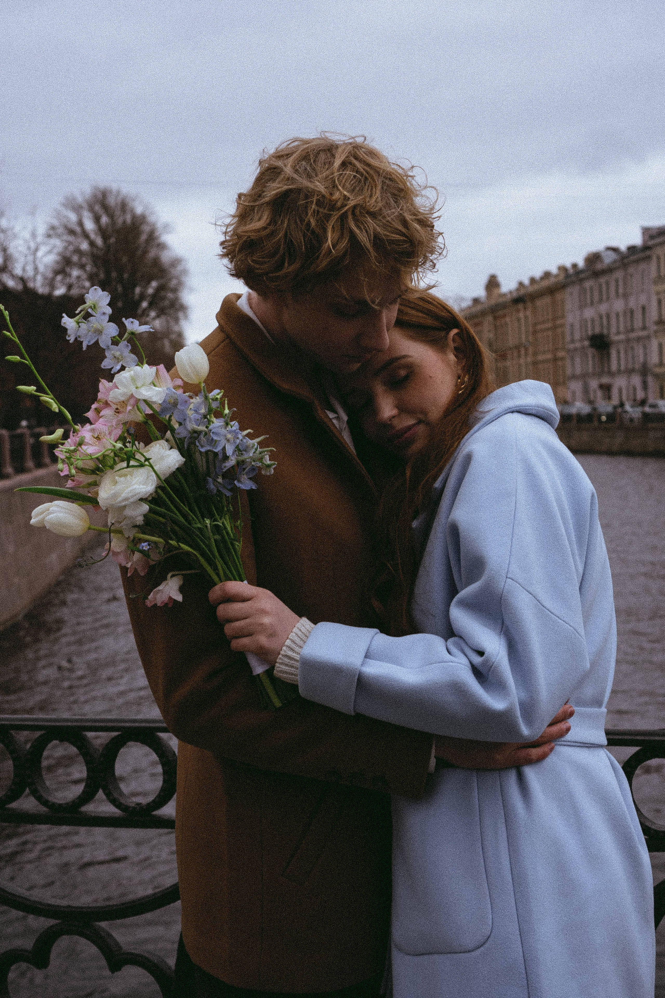 СВАДЕБНАЯ СЬЕМКА В ОТЕЛЕ. СБОРЫ ЖЕНИХА И НЕВЕСТЫ И ТАКЖЕ ТОР И ПОДГОТОВКА К ПРОГУЛКЕ И ПРОГУЛКА ПО ПЕТРОГРАДКЕ. Профессиональный фотограф, Санкт-Петербург — Виктория Богомолова