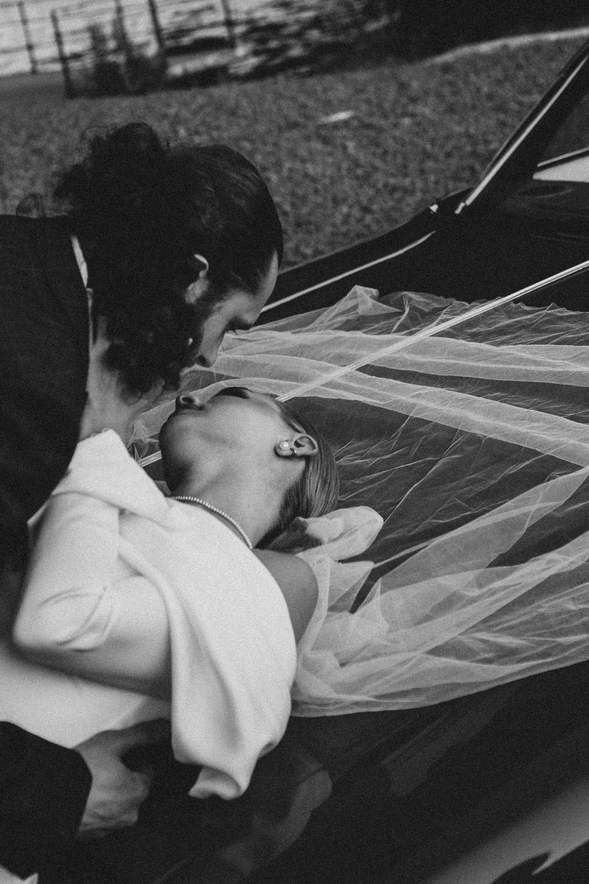 СВАДЕБНАЯ СЬЕМКА ВОЗЛЕ МСОТА БЕТАНКУРА НА КАБРИОЛЕТЕ. Профессиональный фотограф, Санкт-Петербург — Виктория Богомолова