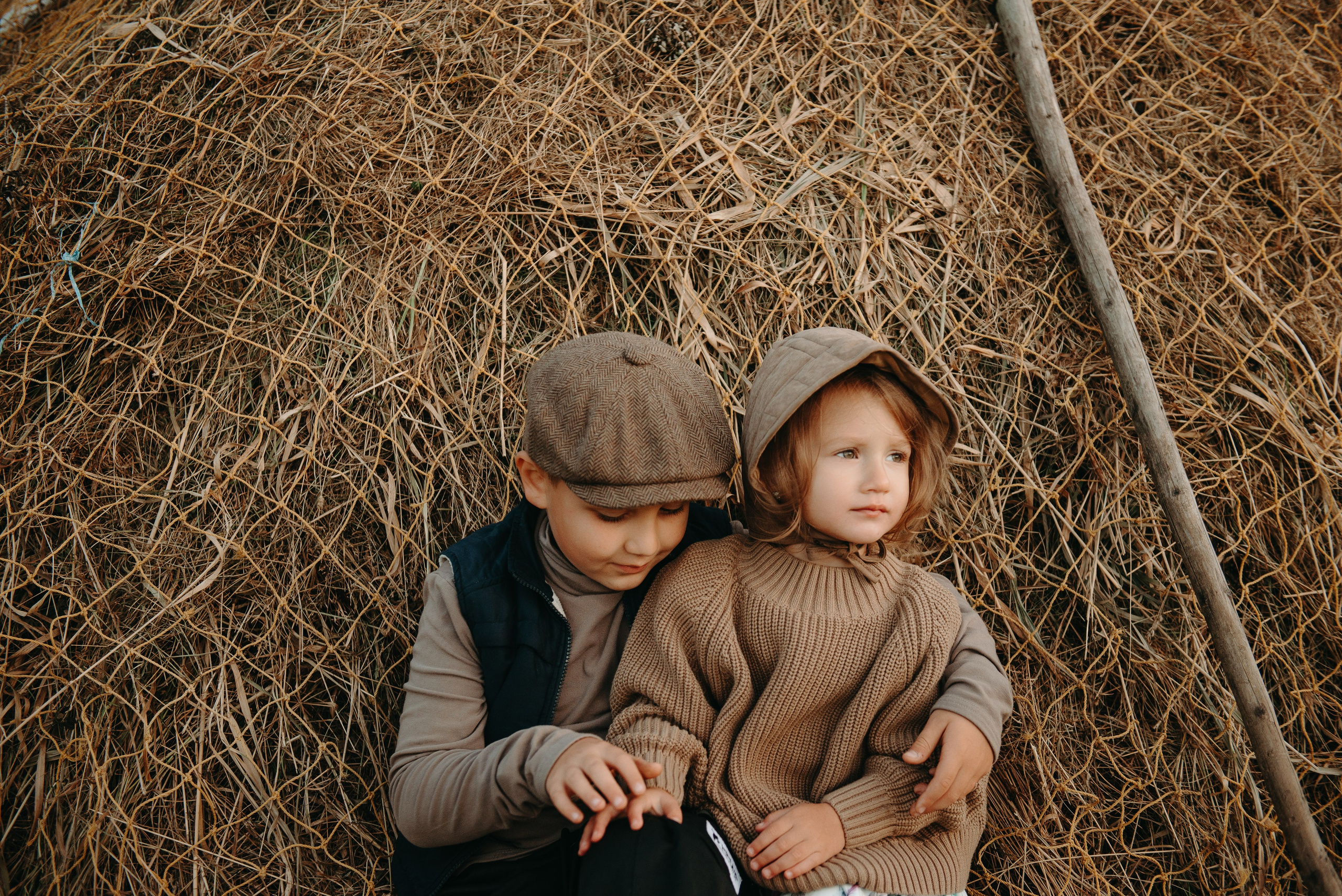 Дениска и Пелагея на сенокосе. Ирина Метелица фотограф на Шикотане
