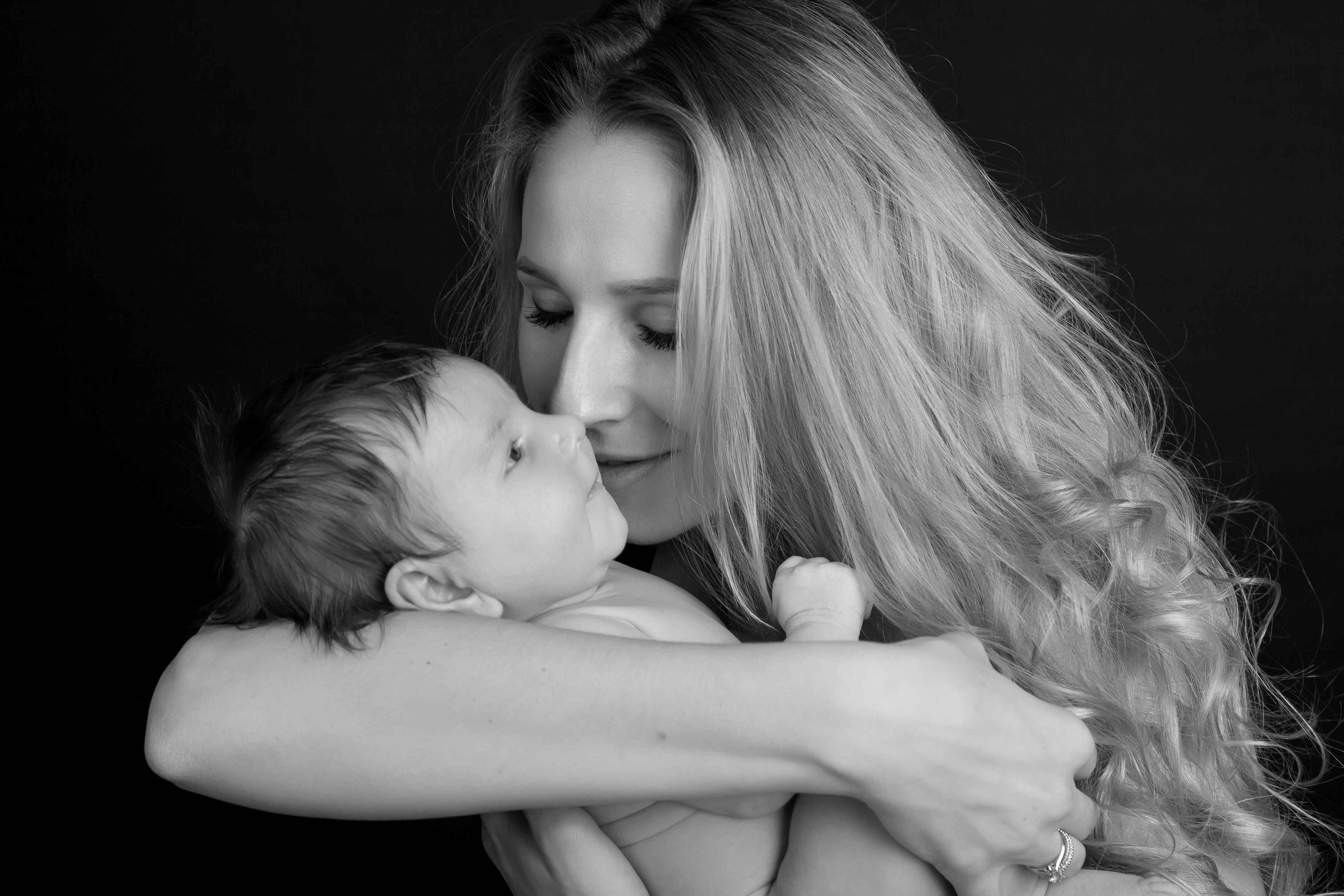 Newborn Алматы, фотосессия новорожденных и младенцев с родителями. Фотостудия Алматы. Семейная и детская фотостудия Family studio.Фотограф Алматы