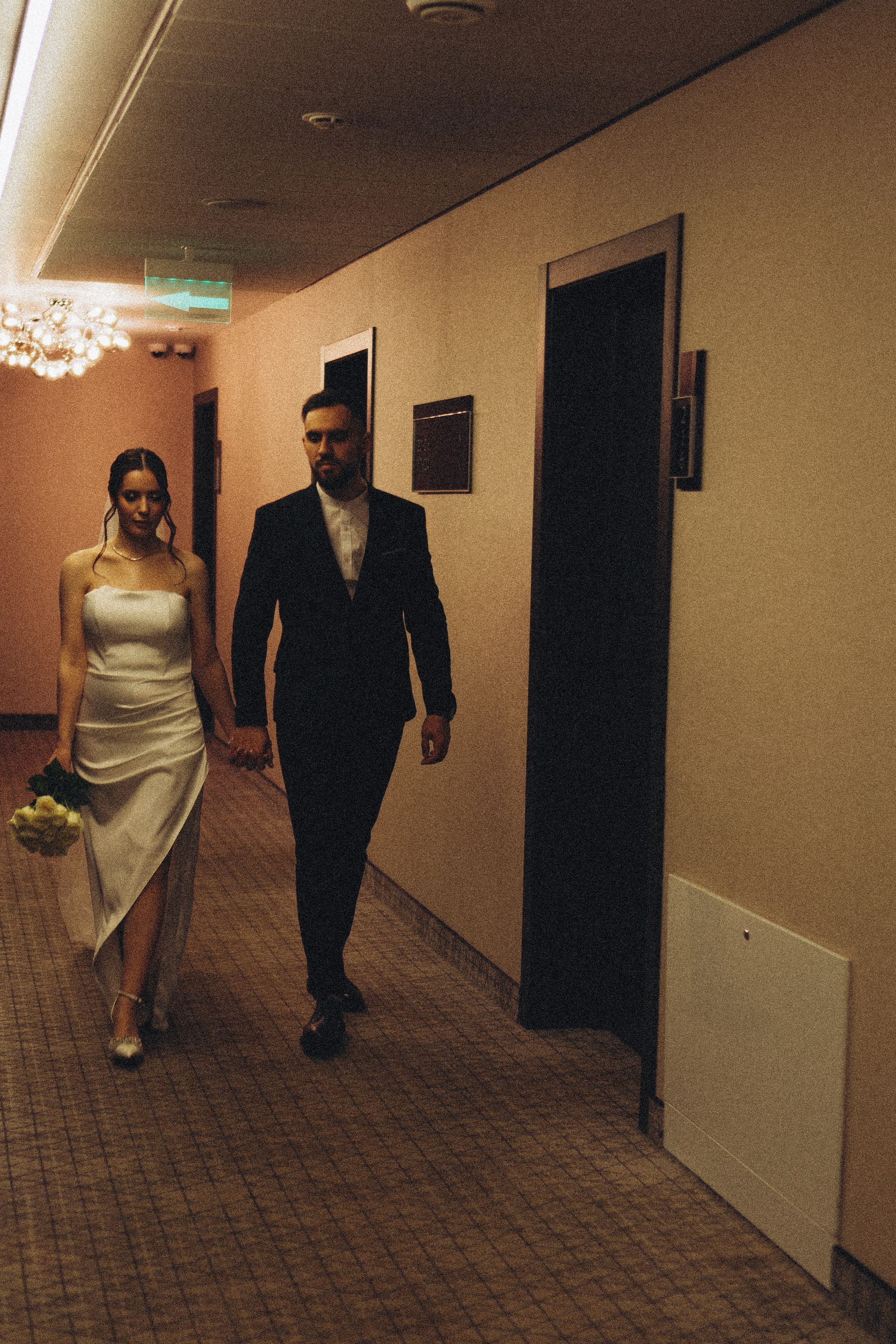 СВАДЕБНАЯ СЬЕМКА СБОРОВ ЖЕНИХА И НЕВЕСТЫ В ОТЕЛЕ И ТАКЖЕ ФОТОСЕССИИЯ В ОТЕЛЕЕ МЕГАПОЛИС БРЯНСК. Профессиональный фотограф, Санкт-Петербург — Виктория Богомолова