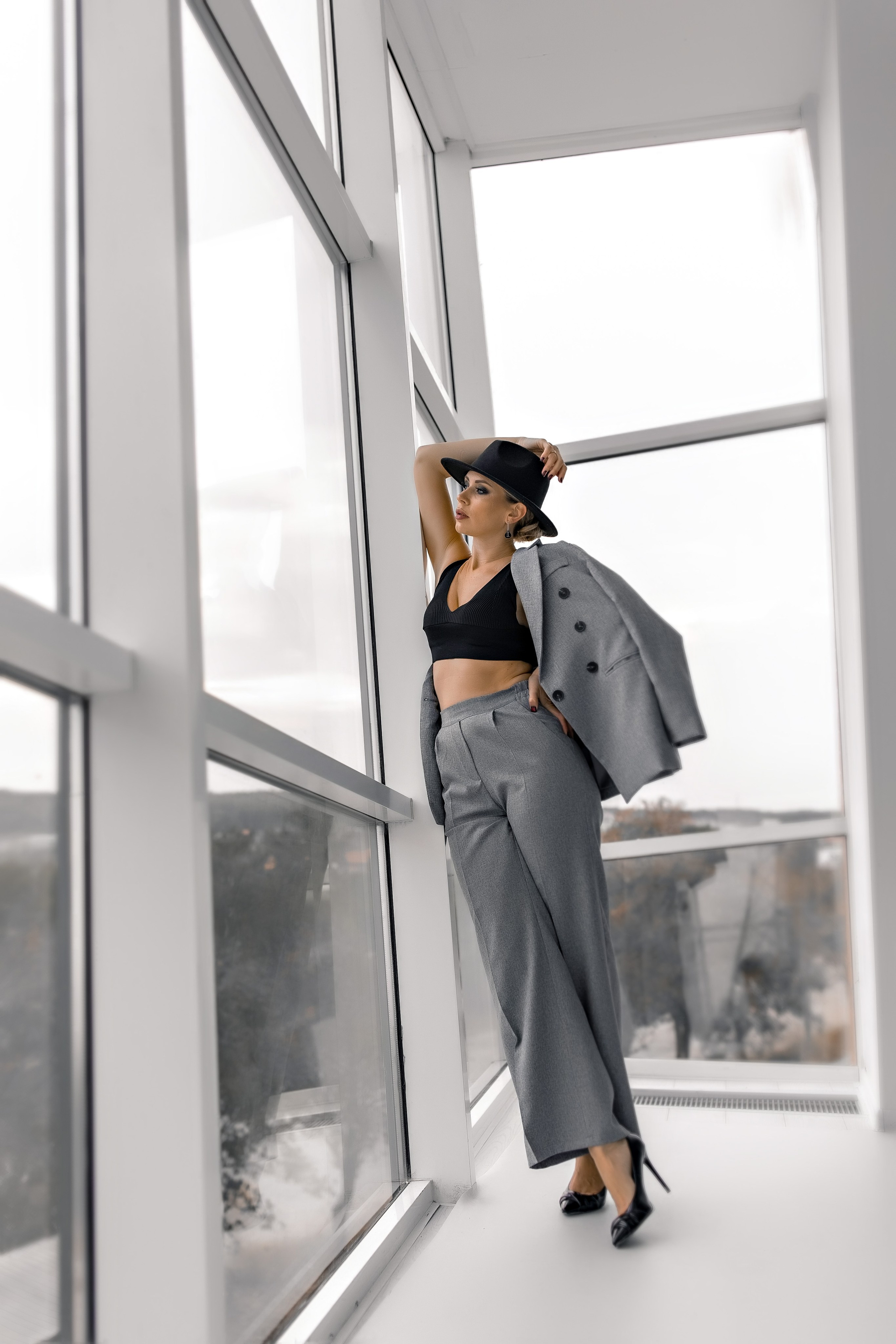 Женский портрет. Фотограф-стилист Крым Прокат одежды в Крыму. Фотосессии в Крыму